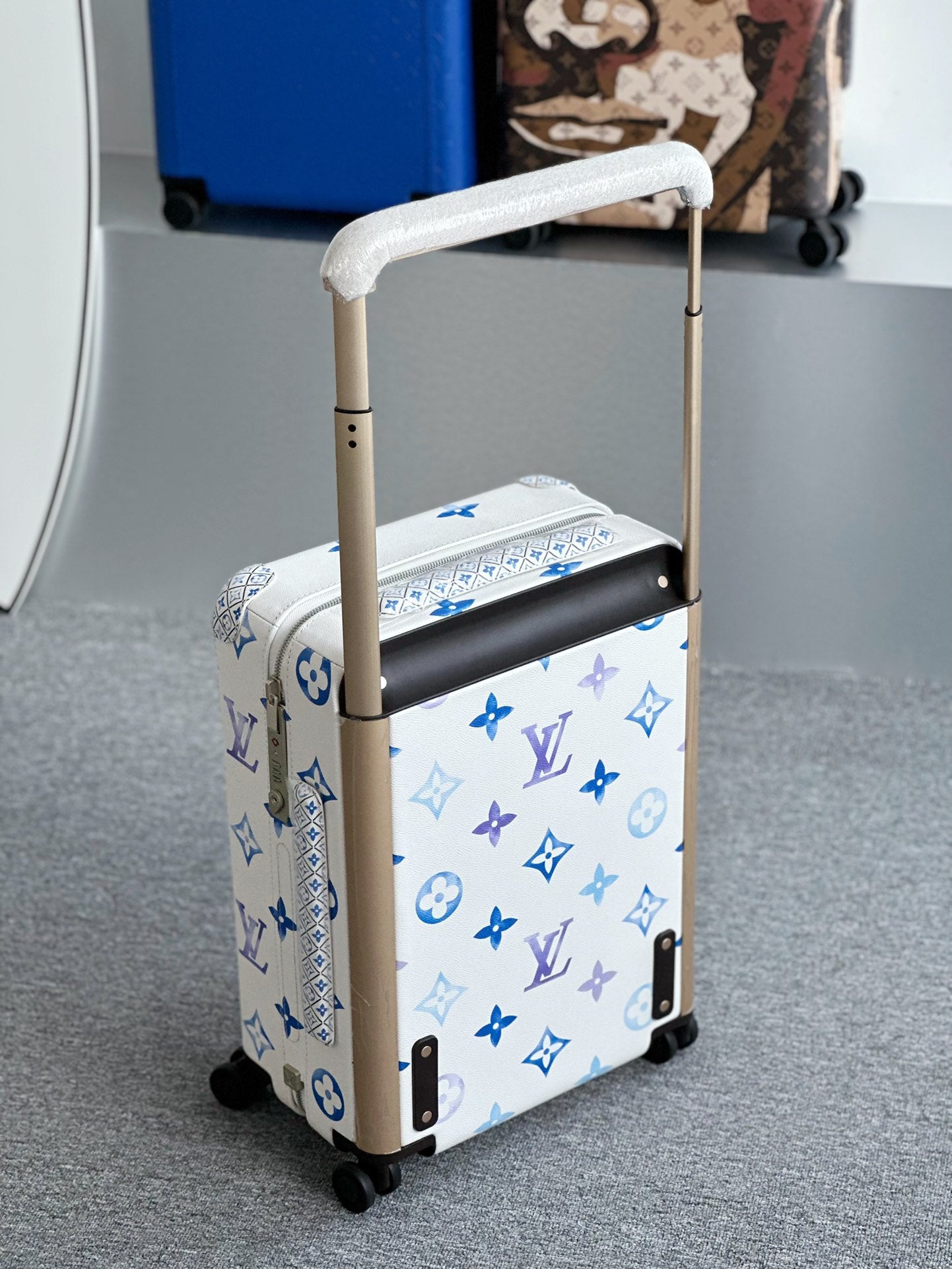 Luxury White and Blue Monogram Hard Shell Spinner Suitcase