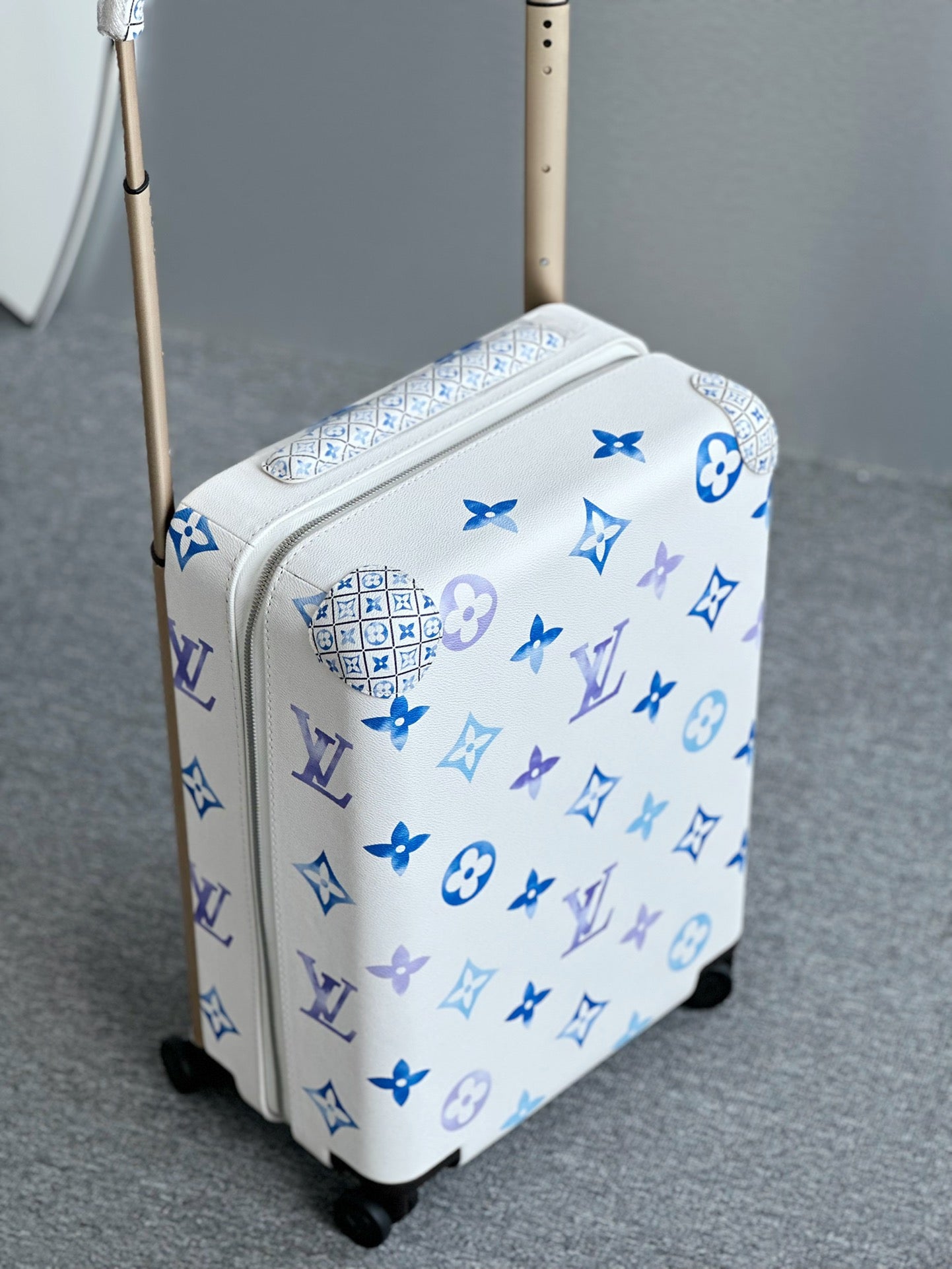 Luxury White and Blue Monogram Hard Shell Spinner Suitcase