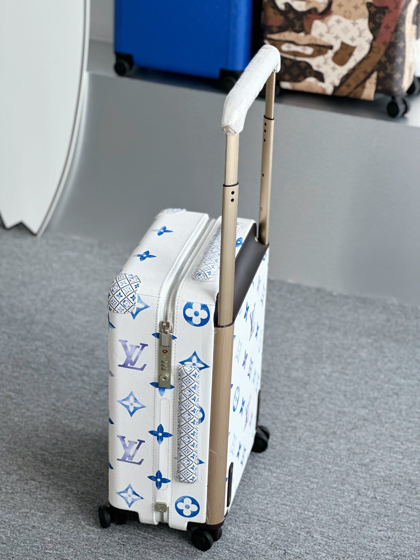 Luxury White and Blue Monogram Hard Shell Spinner Suitcase