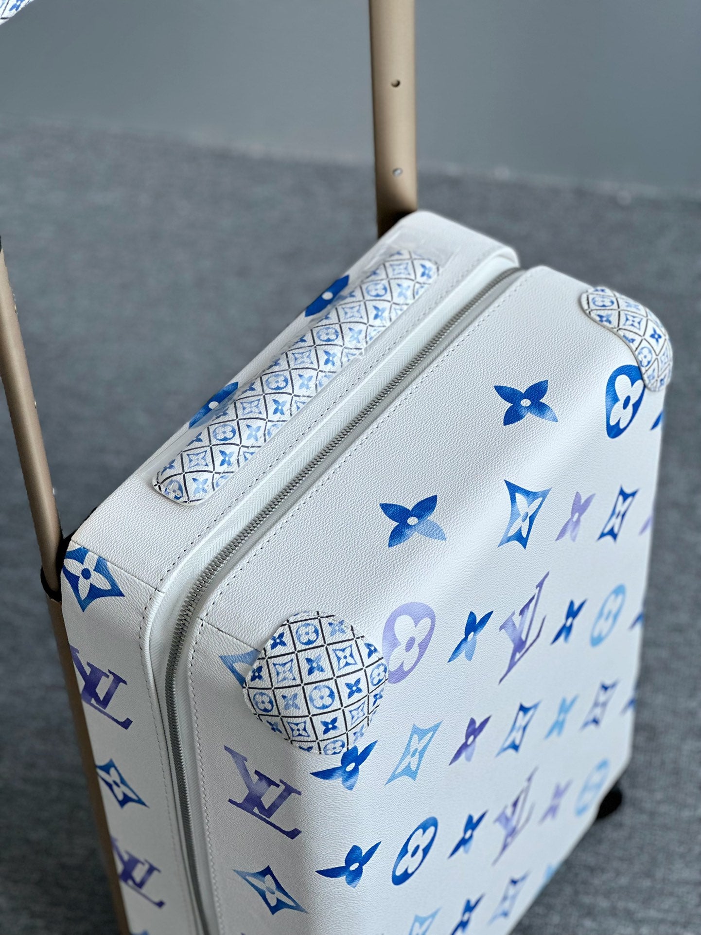 Luxury White and Blue Monogram Hard Shell Spinner Suitcase