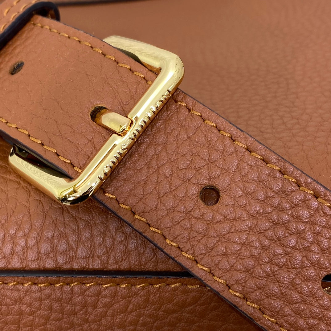 LE CHÂTEAU PARIS Brown Leather Satchel Handbag with Shoulder Strap
