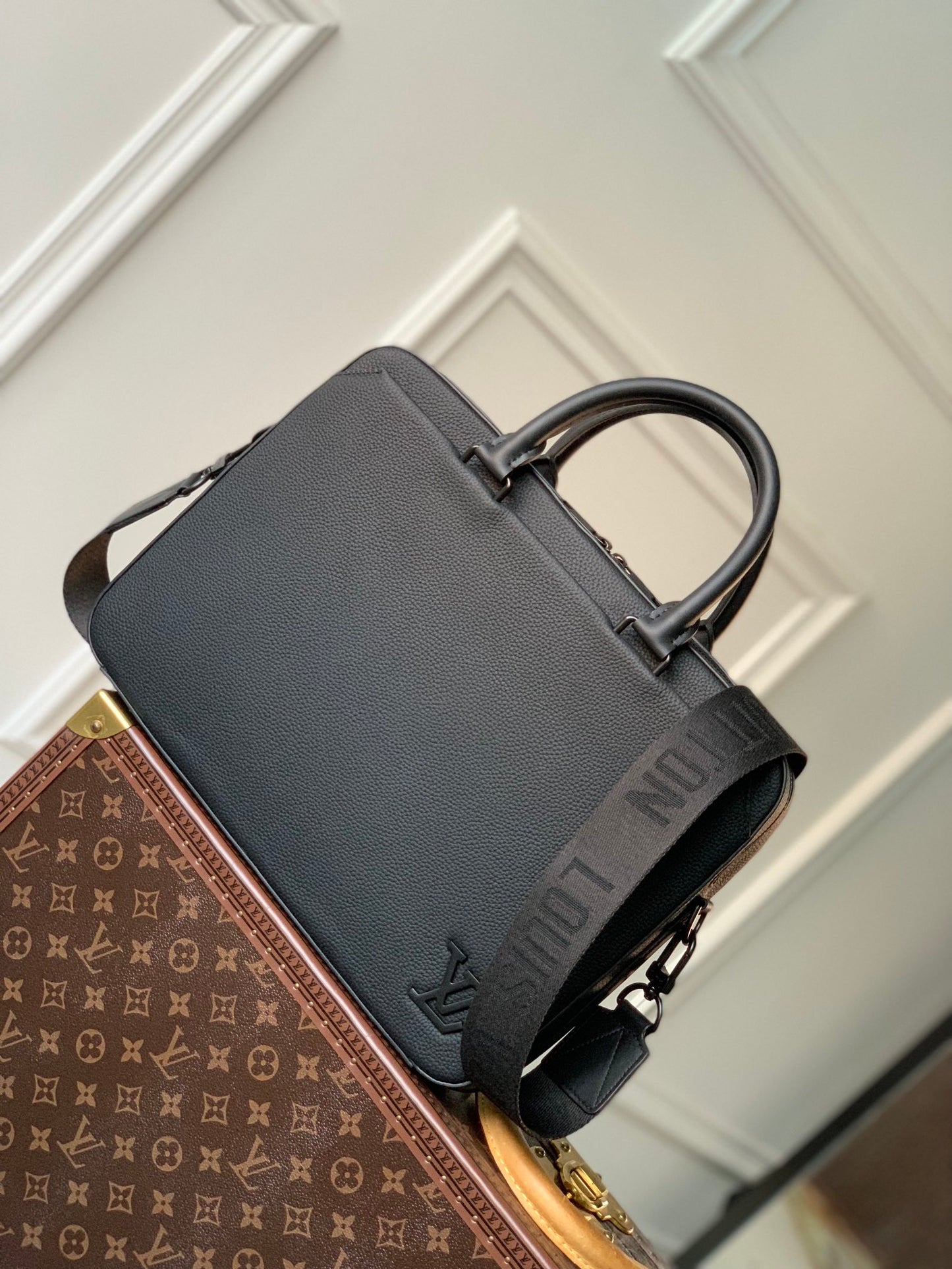 Louis Vuitton Black Taiga Leather Porte-Documents Business Briefcase