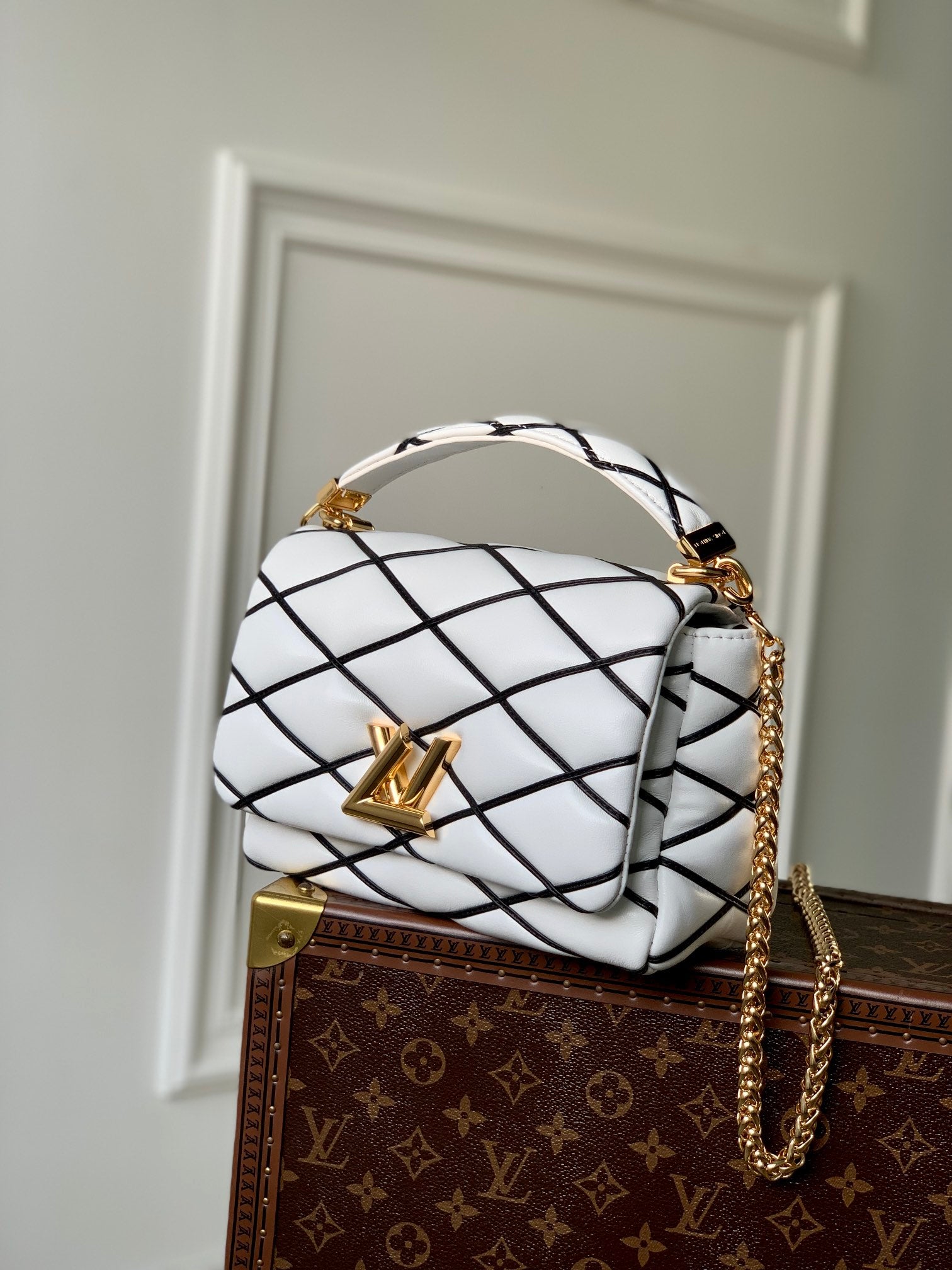 Louis Vuitton White Quilted Leather Shoulder Bag with Black Diamond Lattice Pattern