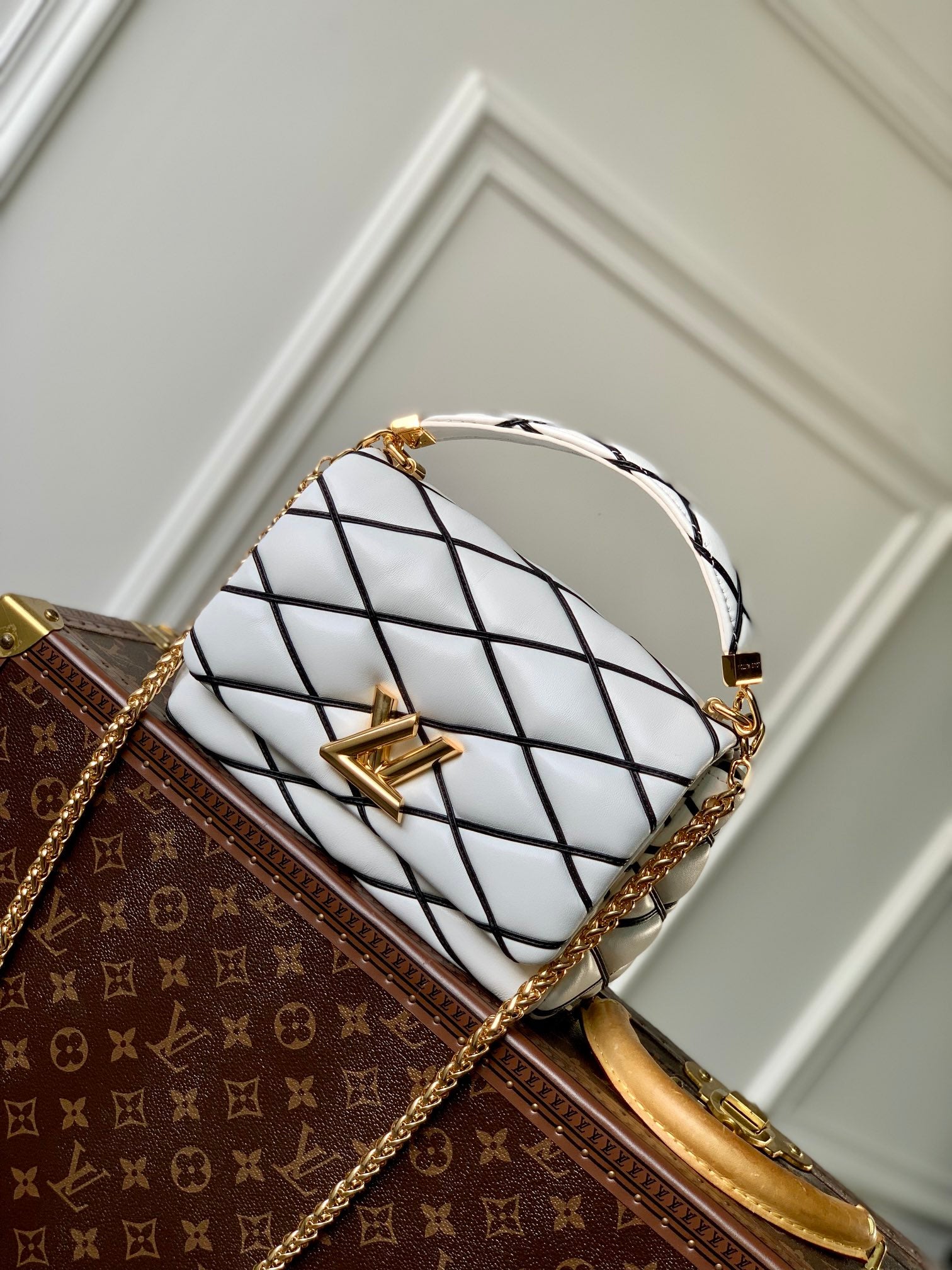 Louis Vuitton White Quilted Leather Shoulder Bag with Black Diamond Lattice Pattern