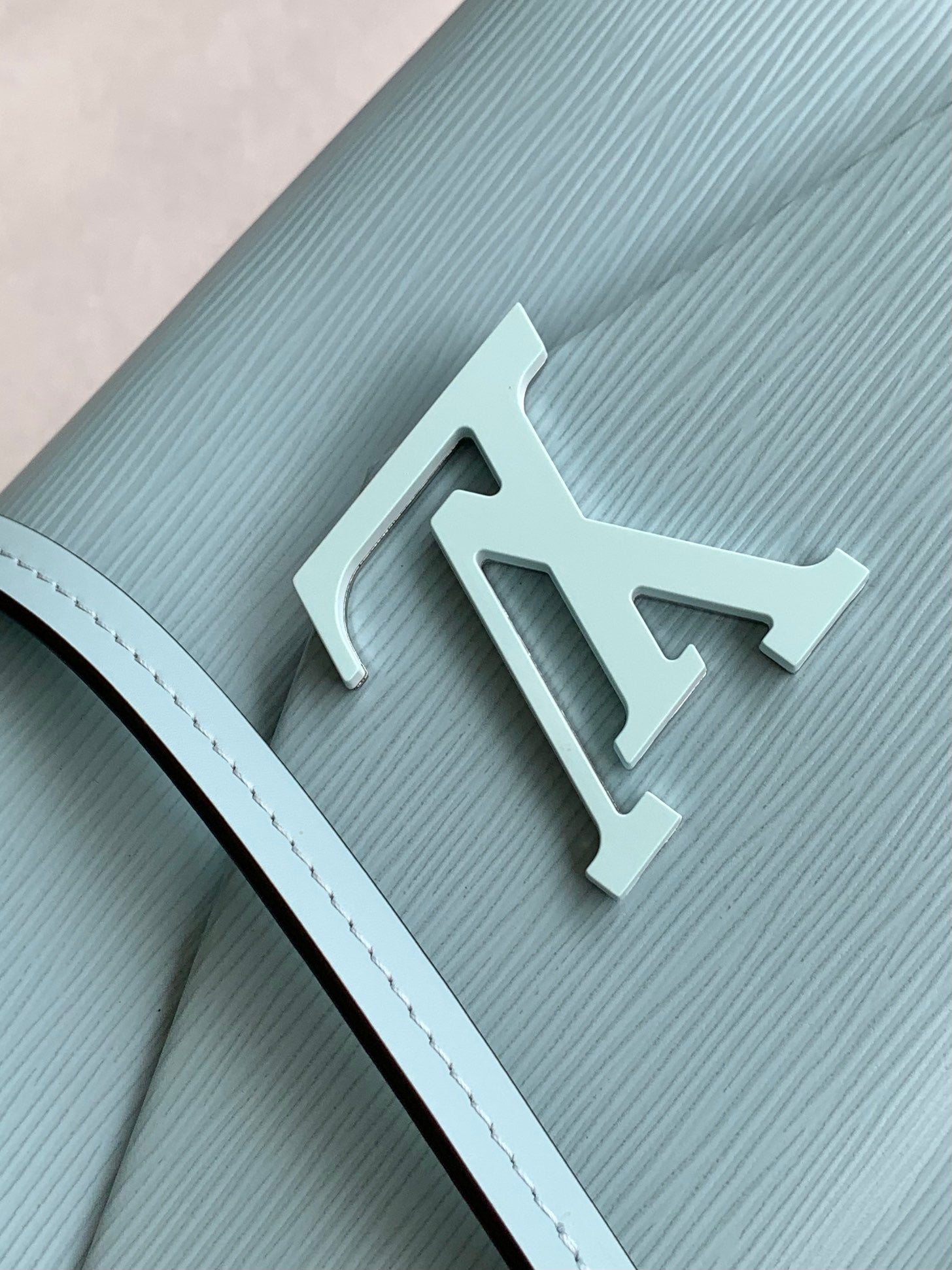 Louis Vuitton Cléry Epi Leather Handbag - Light Blue
