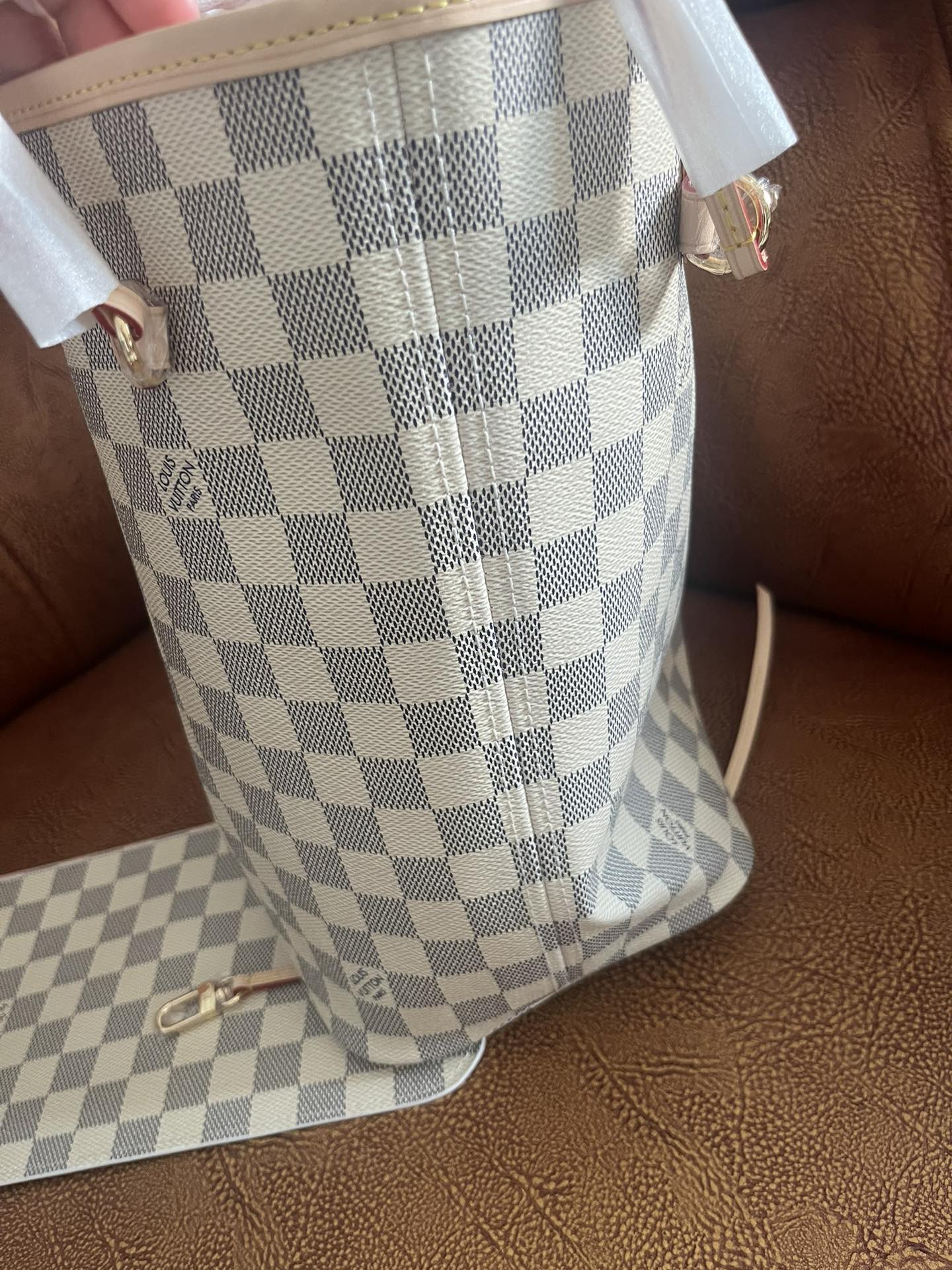 Louis Vuitton Classic Checkerboard Pattern Shoulder Tote Bag with Pouch