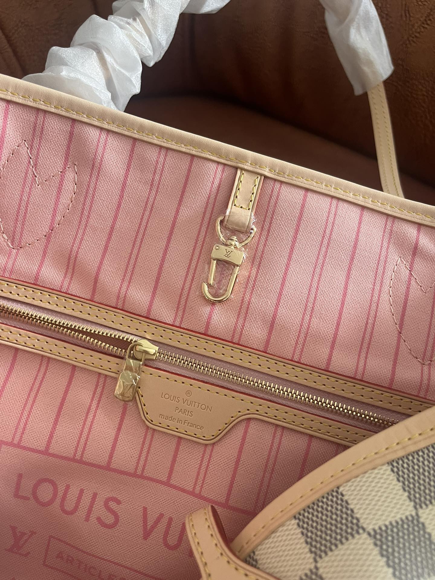 Louis Vuitton Classic Checkerboard Pattern Shoulder Tote Bag with Pouch