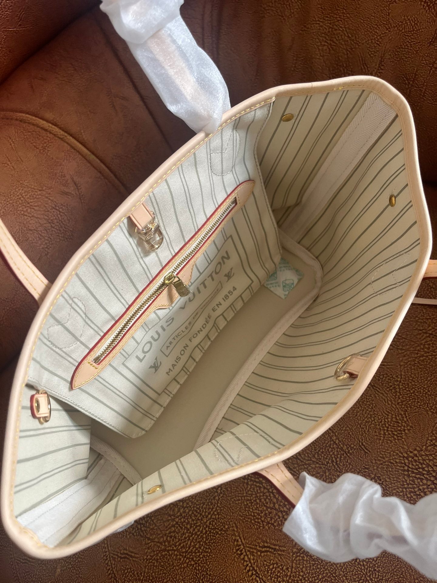 Louis Vuitton Classic Grey and White Checkered Shoulder Tote Bag with Pouch Set