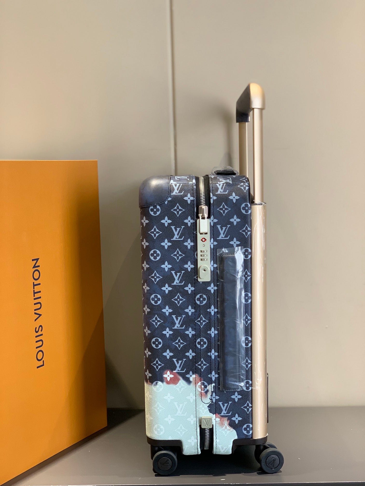 Luxury Monogram Pattern Rolling Suitcase with Artistic Cloud Print