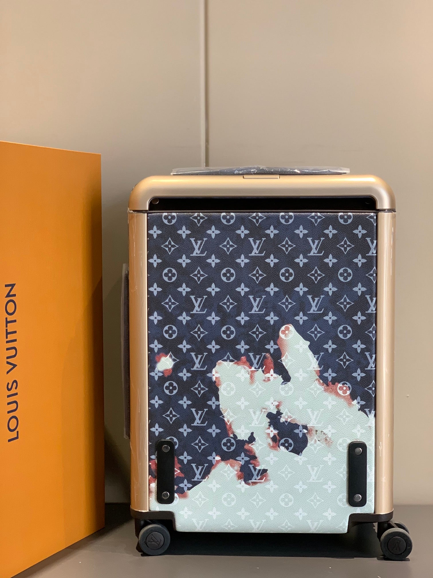 Luxury Monogram Pattern Rolling Suitcase with Artistic Cloud Print