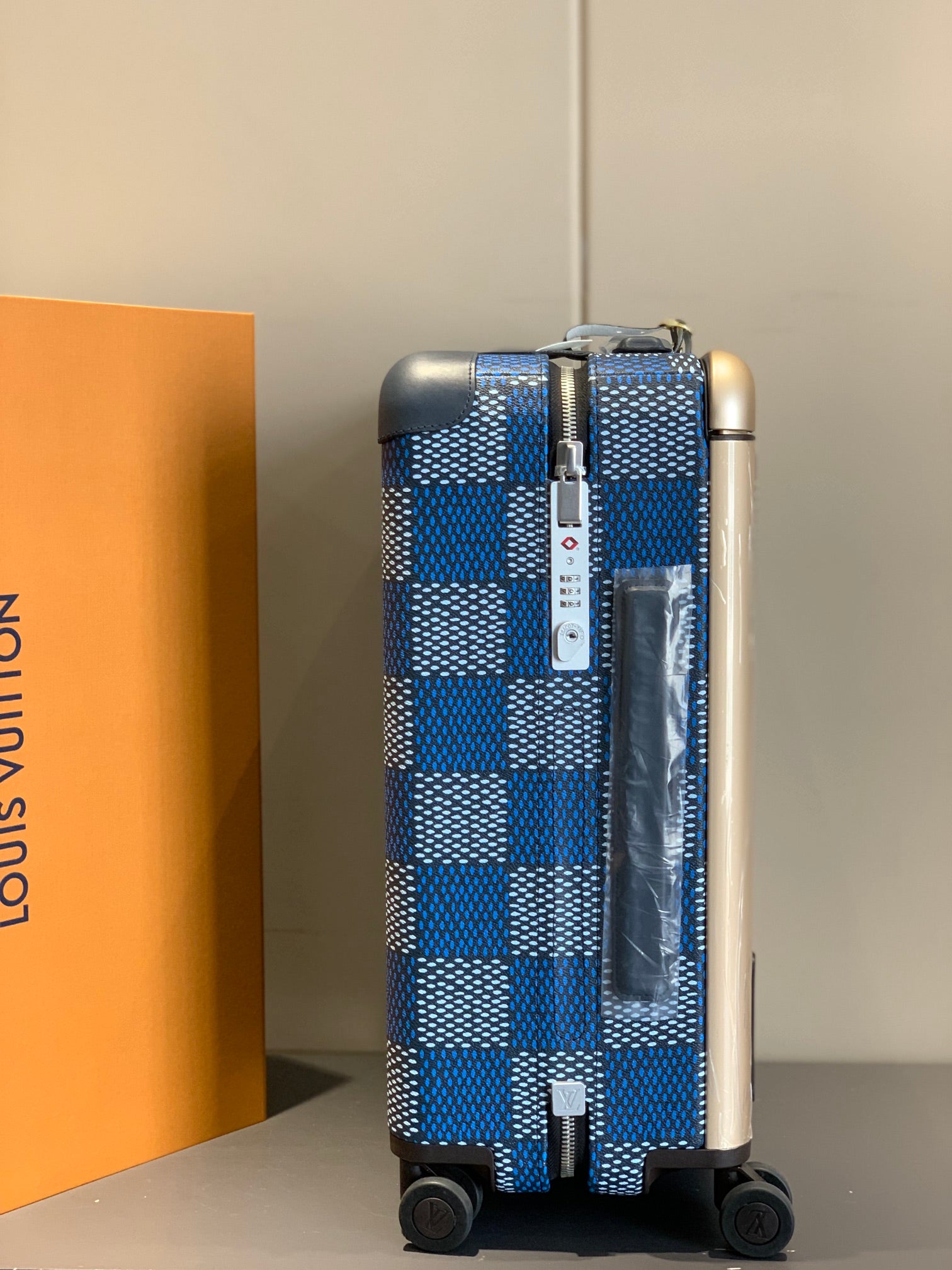 Blue Checkered Rolling Suitcase Hardside Carry-On Travel Bag