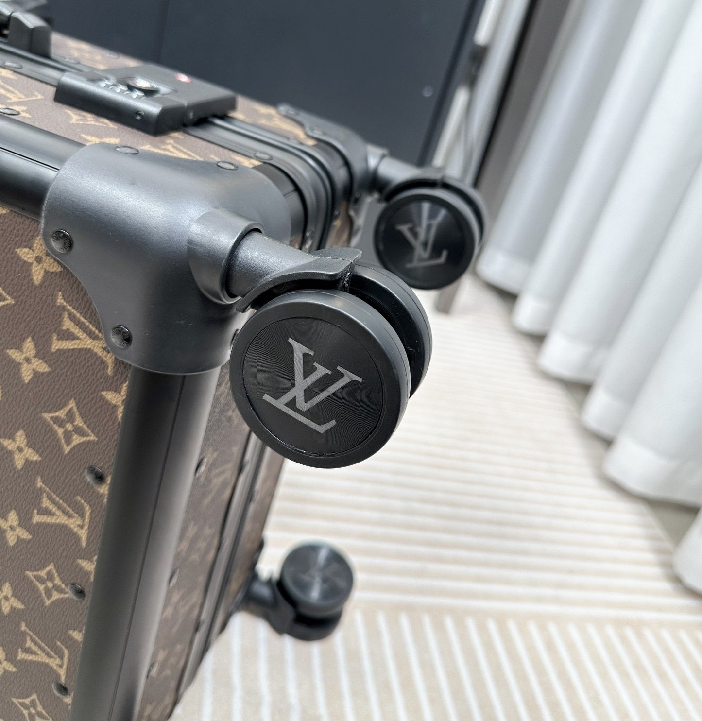 Classic Monogram Pattern Hard Shell Spinner Luggage Travel Bag