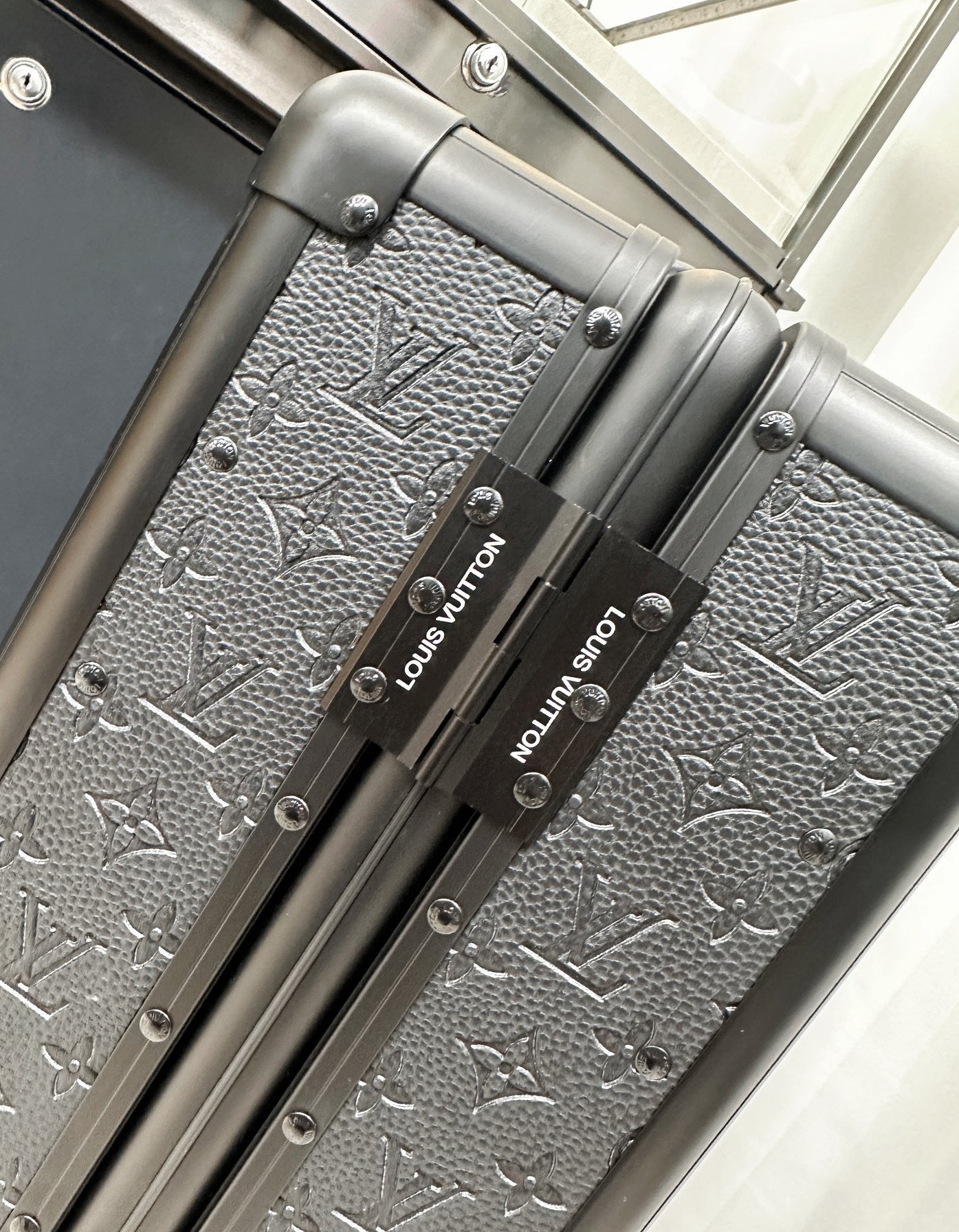 Black Monogram Pattern Hardside Spinner Suitcase Travel Luggage