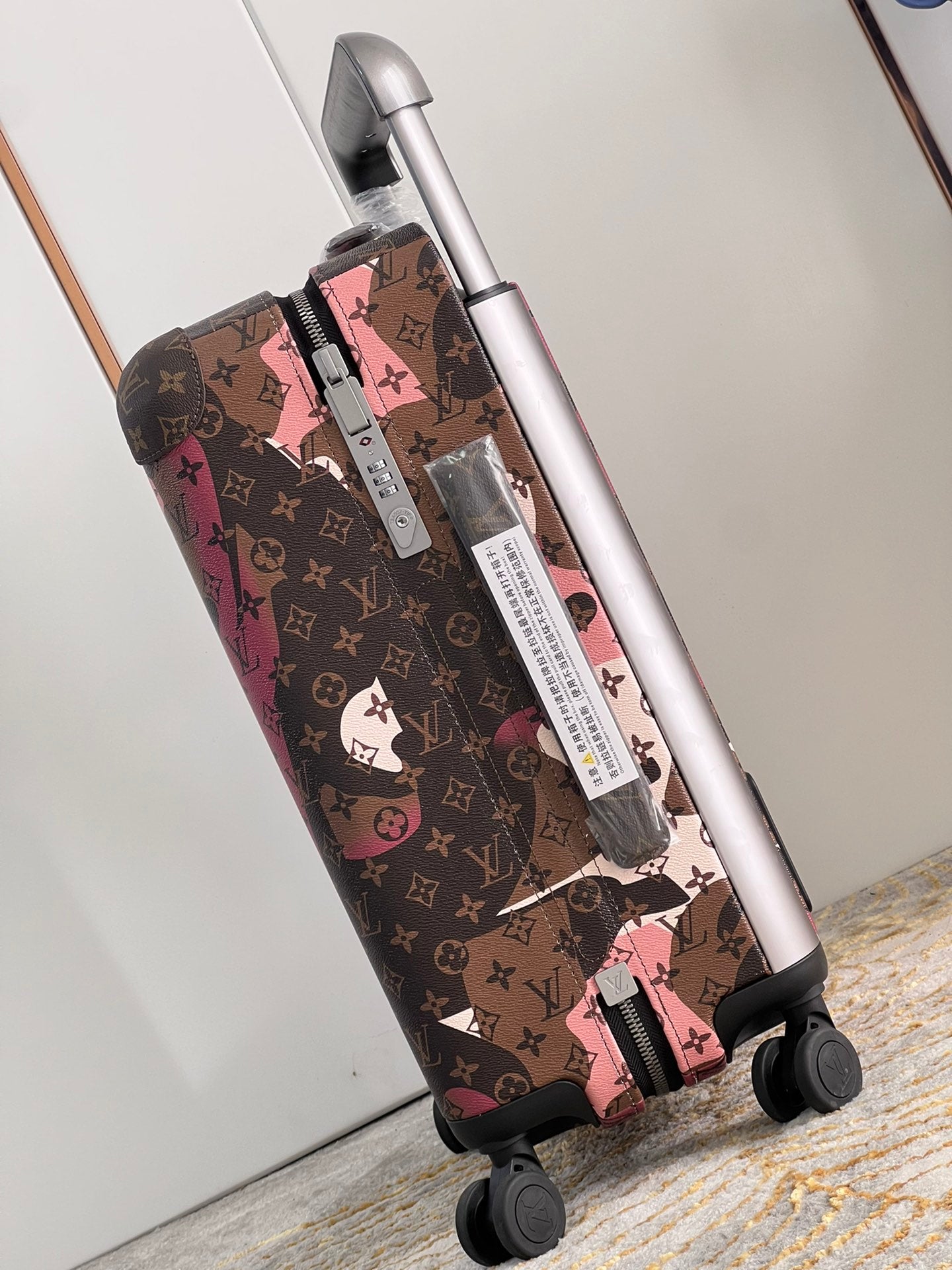 Modern Abstract Face Print Hardshell Spinner Luggage Suitcase