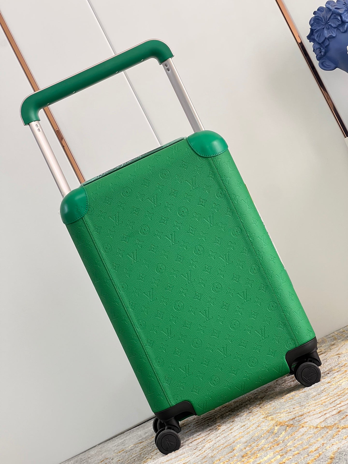 Vibrant Green Hardshell Spinner Suitcase with Wide Handle
