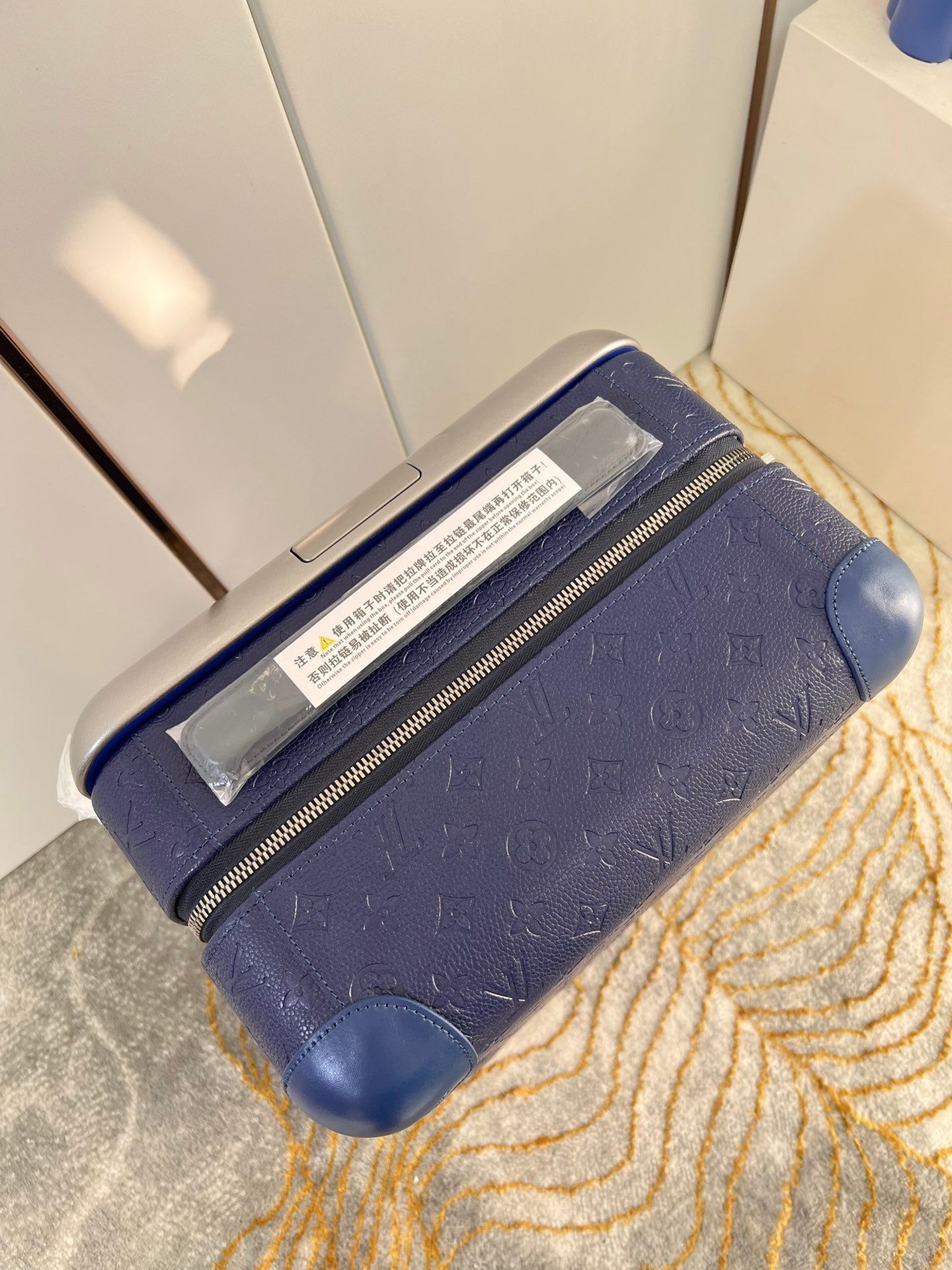 Navy Blue Textured Hardside Spinner Luggage Carry-On Suitcase