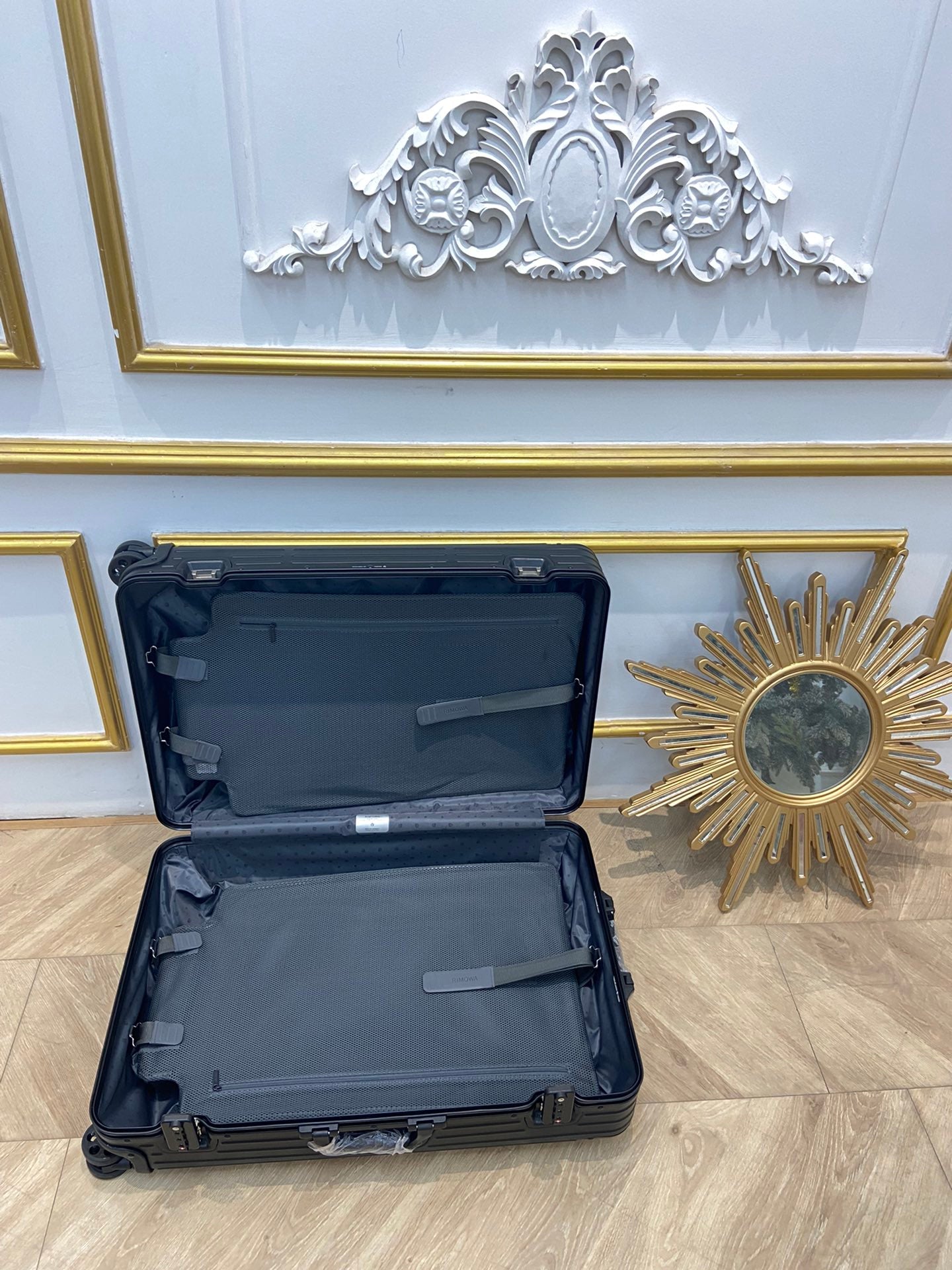 Sleek Matte Black Ribbed Hardside Spinner Travel Suitcase