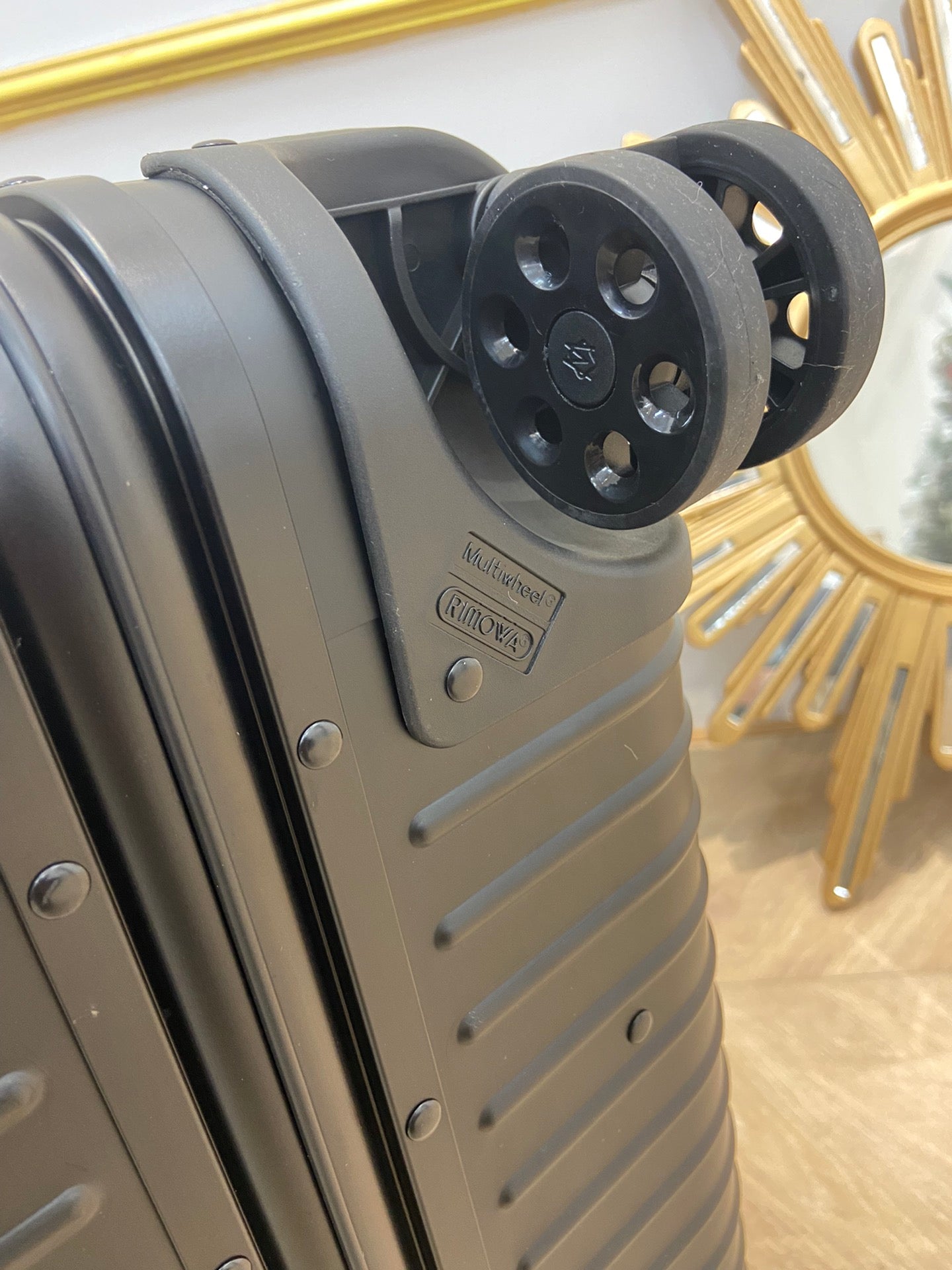 Sleek Matte Black Ribbed Hardside Spinner Travel Suitcase