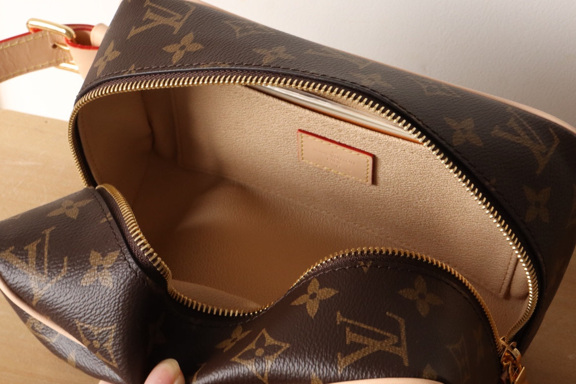 Louis Vuitton Luxury Brown Monogram Toiletry Bag with Top Leather Handle