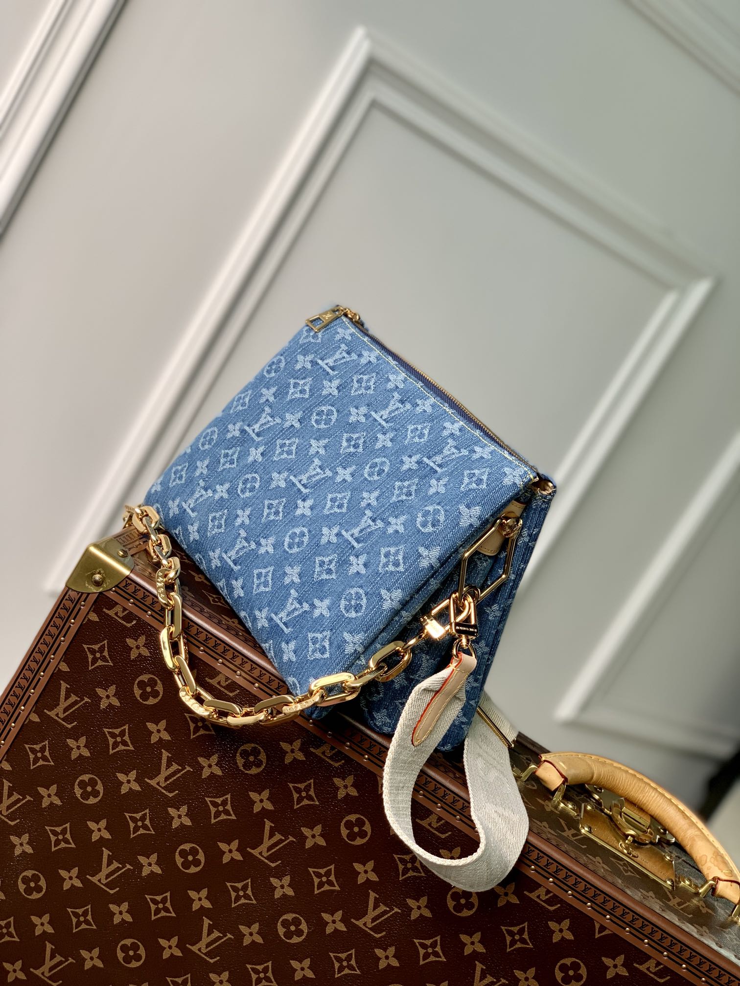 Louis Vuitton Blue Denim Monogram Print Crossbody Bag with Chunky Gold Chain