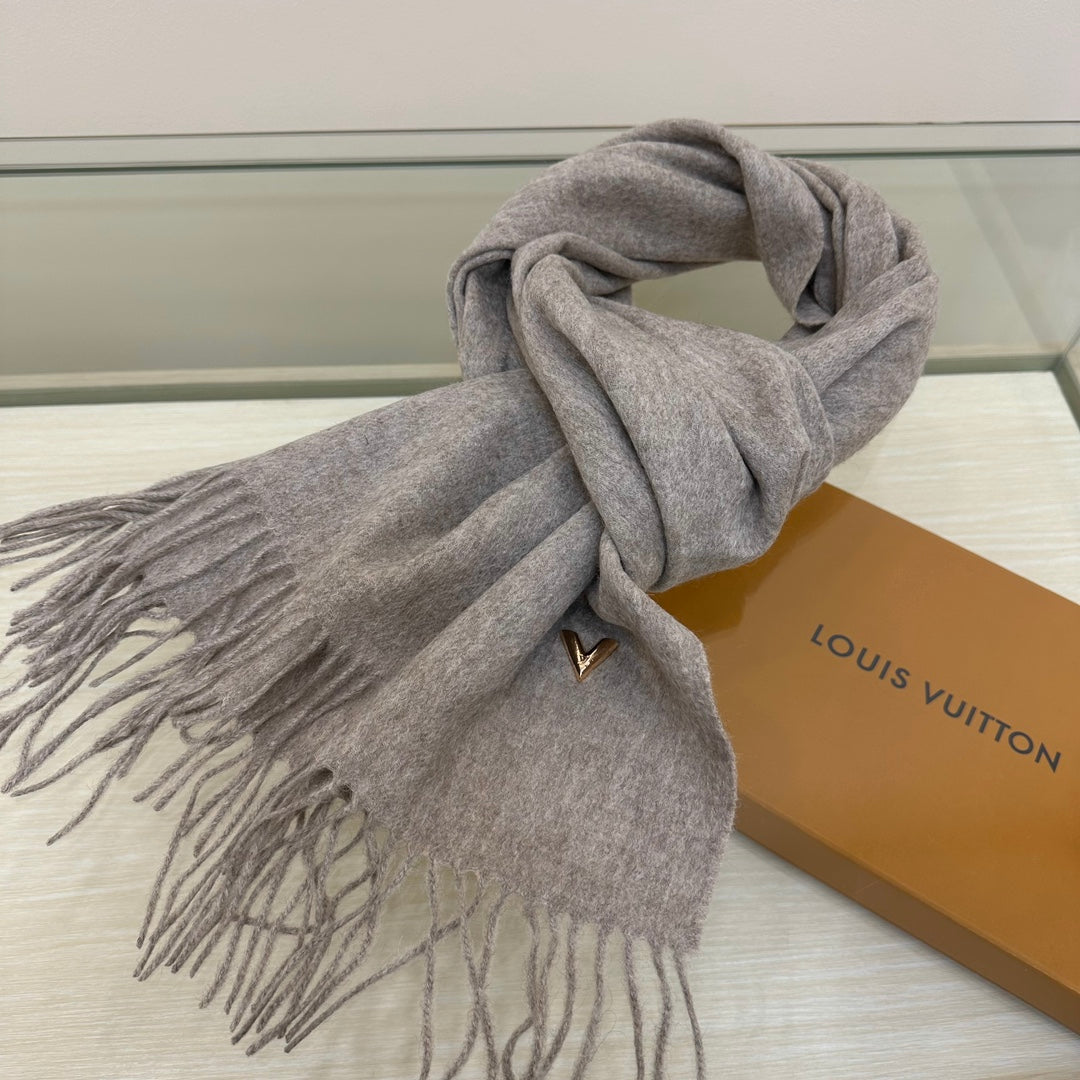 Women's Light Grey Soft Cashmere Feel Winter Scarf - Warm Oversized Pashmina Shawl with Fringe