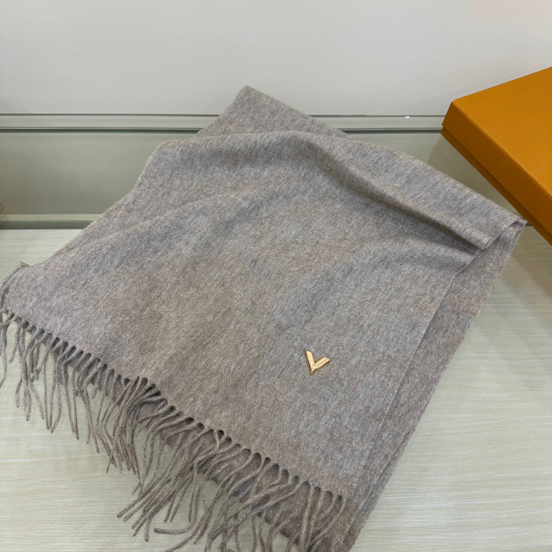 Women's Light Grey Soft Cashmere Feel Winter Scarf - Warm Oversized Pashmina Shawl with Fringe