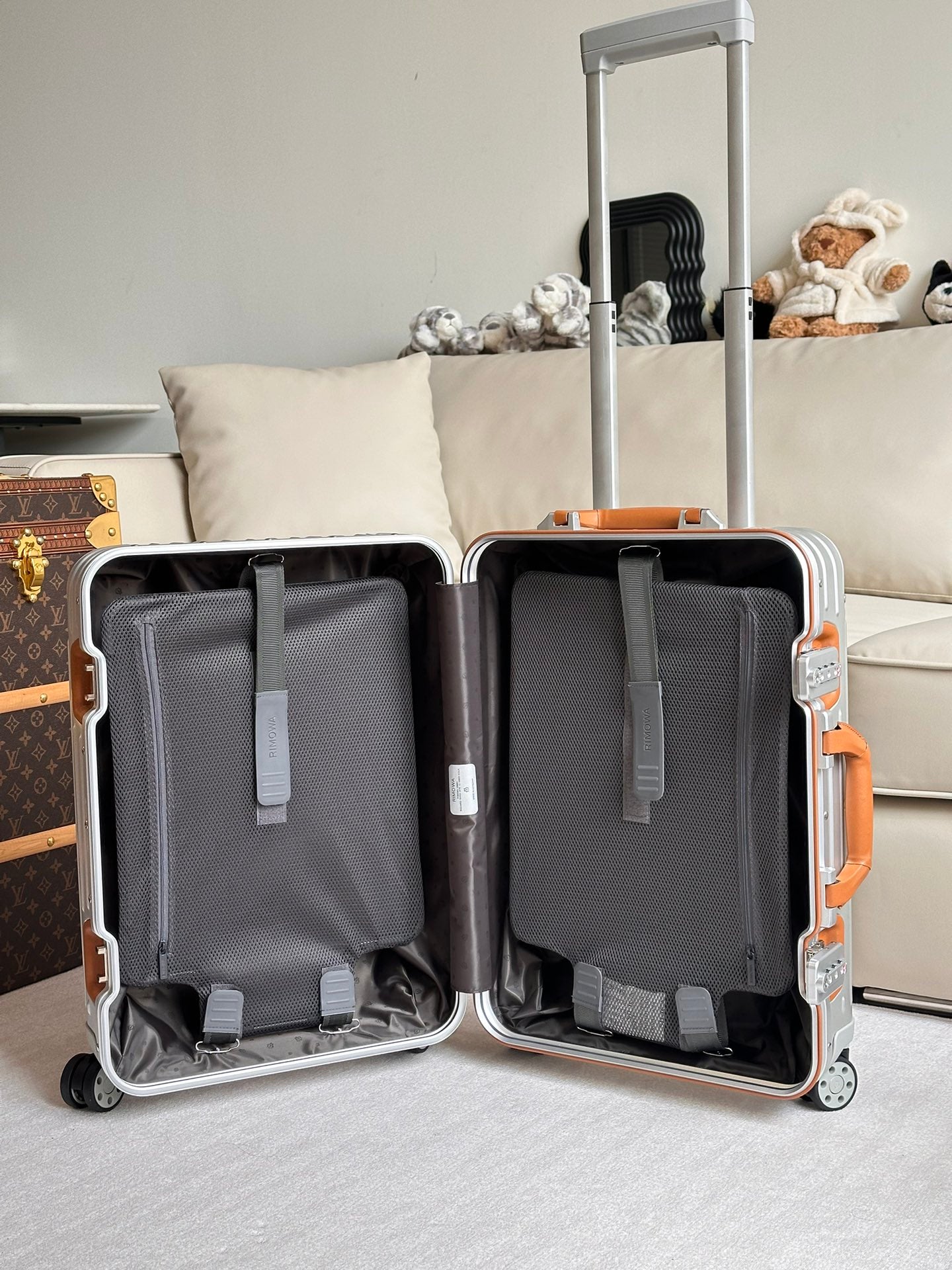 Modern Silver Hardside Spinner Suitcase Carry-On Luggage