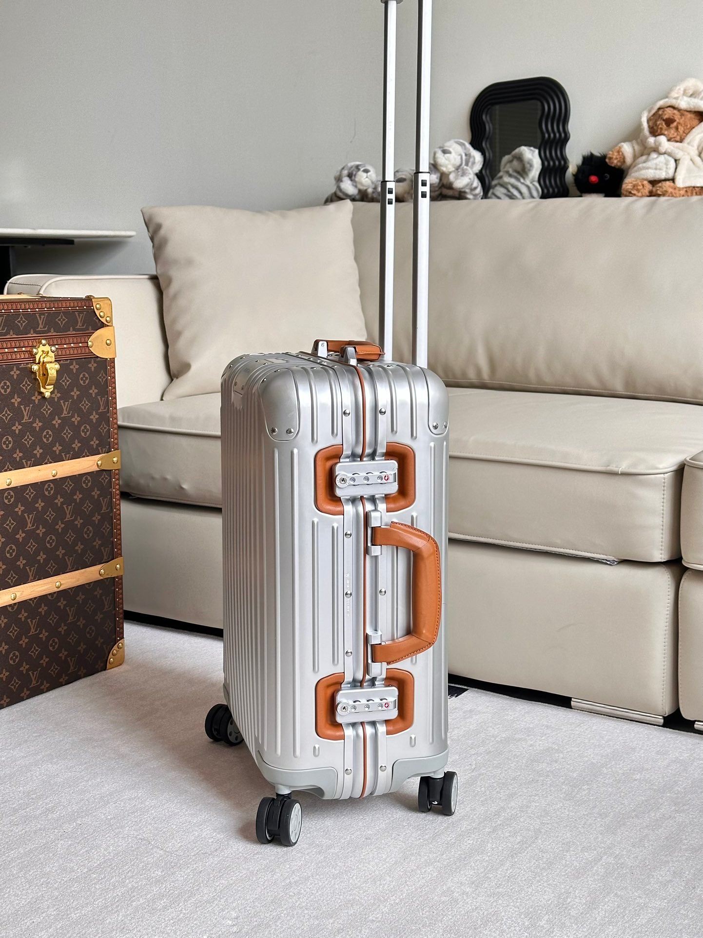 Modern Silver Hardside Spinner Suitcase Carry-On Luggage