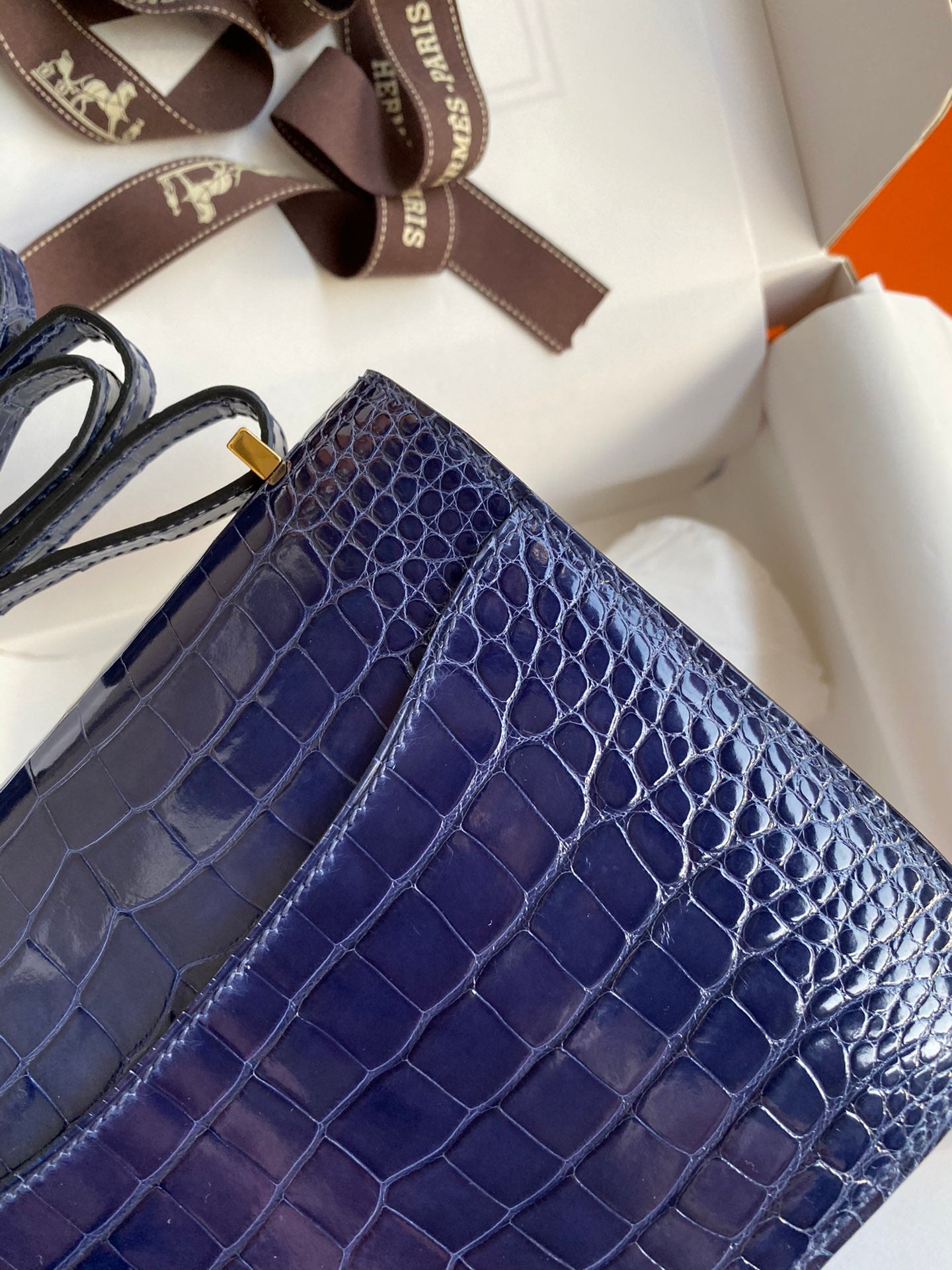 Luxury Blue Crocodile Pattern Leather Handbag with Gold H-Clasp