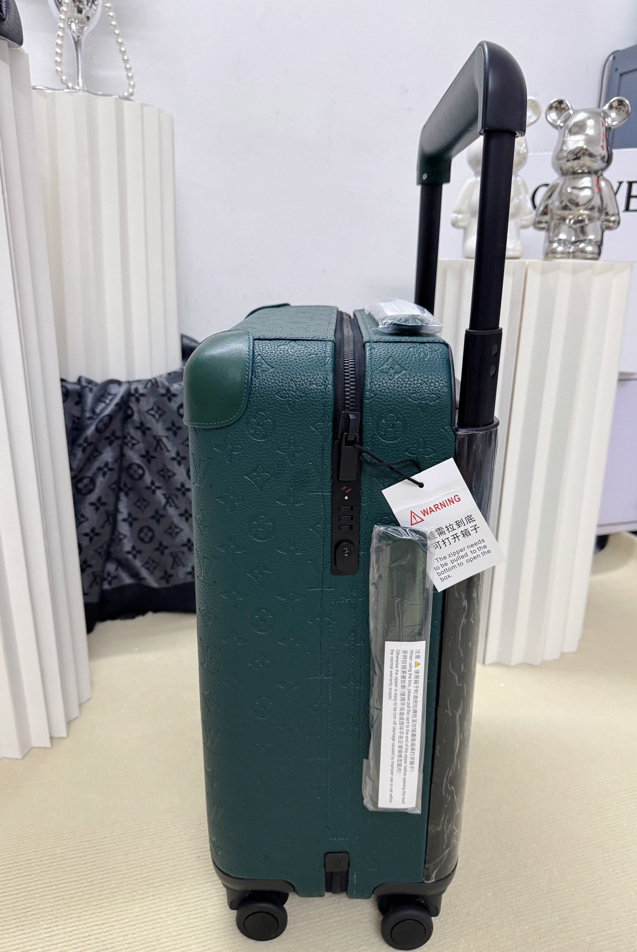 Dark Green Textured Hardshell Spinner Suitcase Rolling Travel Bag
