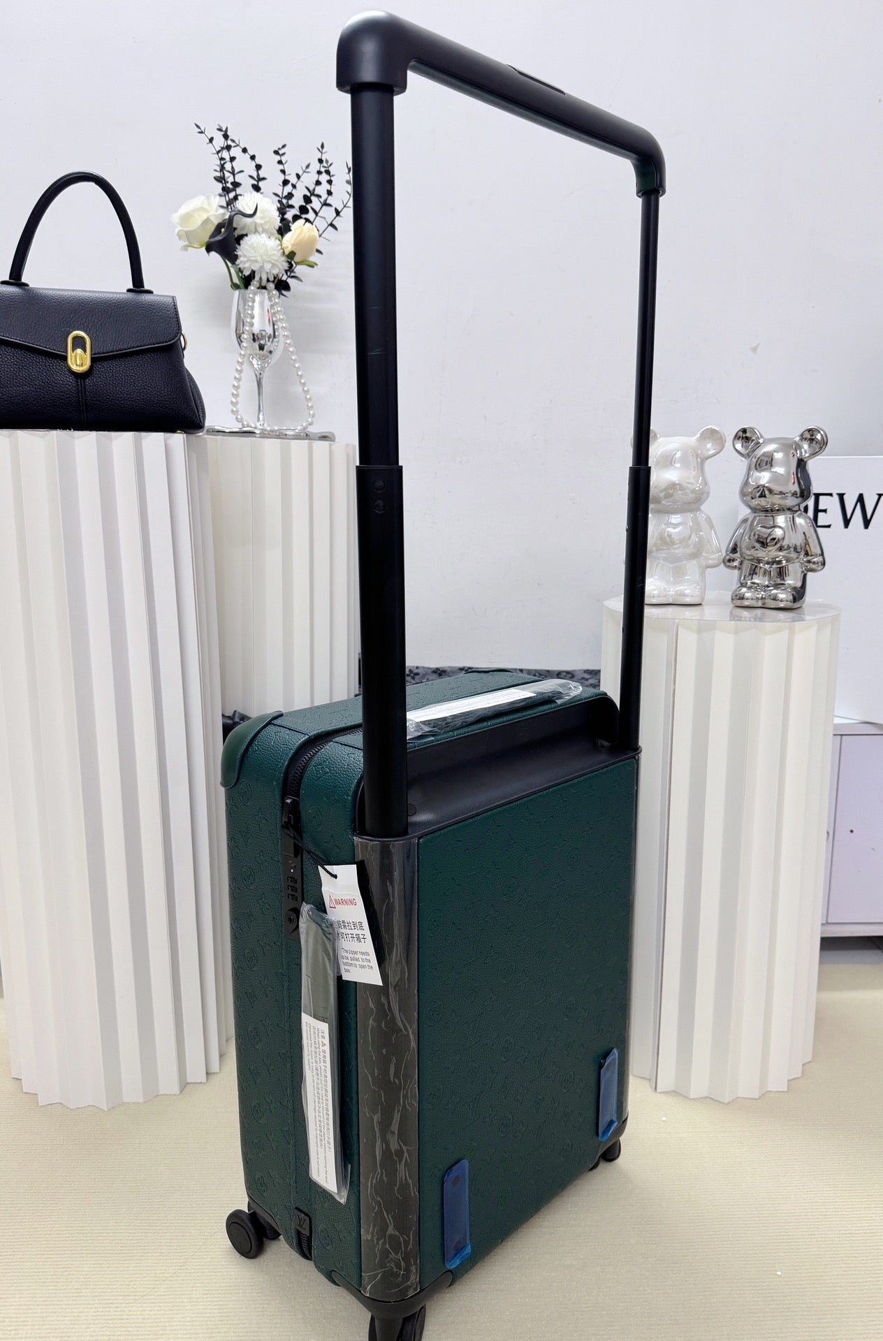 Dark Green Textured Hardshell Spinner Suitcase Rolling Travel Bag