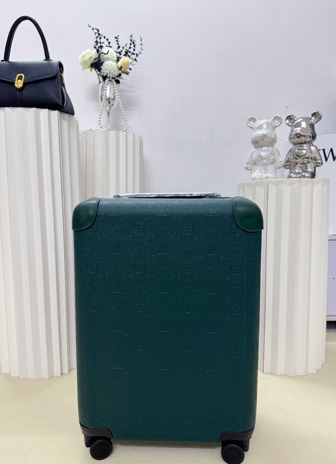 Dark Green Textured Hardshell Spinner Suitcase Rolling Travel Bag