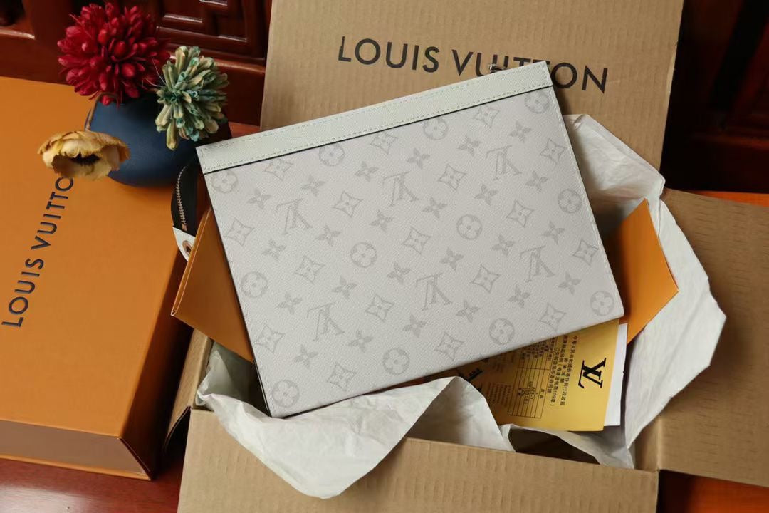 Louis Vuitton Classic White Monogram Canvas Clutch Bag Zippered Pouch