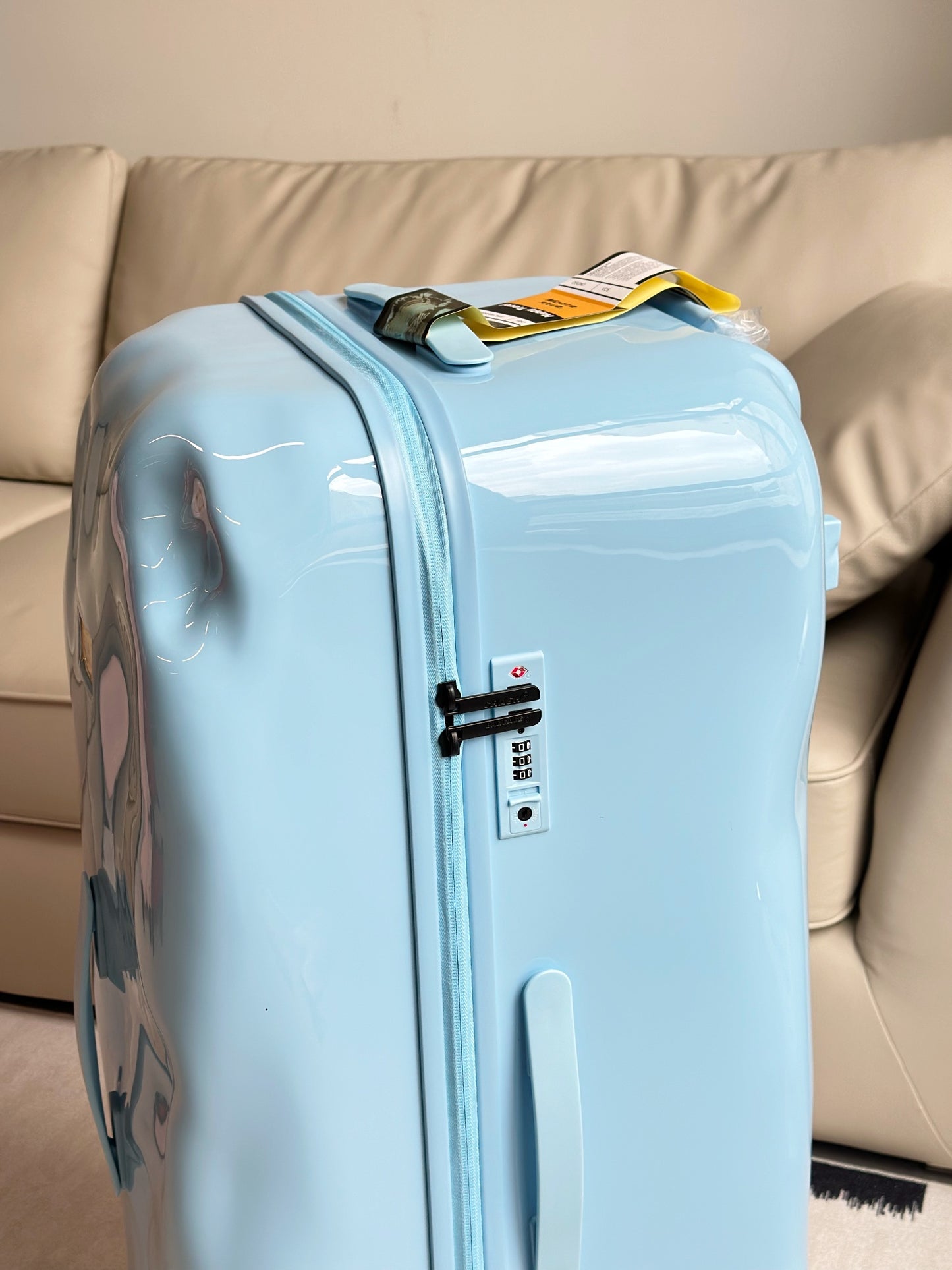 Modern Light Blue Dented Hardshell Spinner Luggage