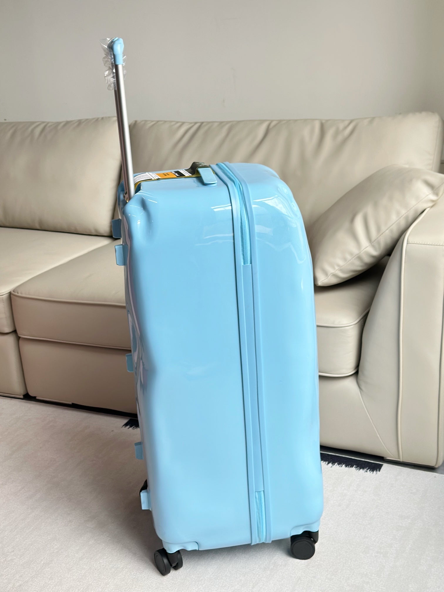 Modern Light Blue Dented Hardshell Spinner Luggage