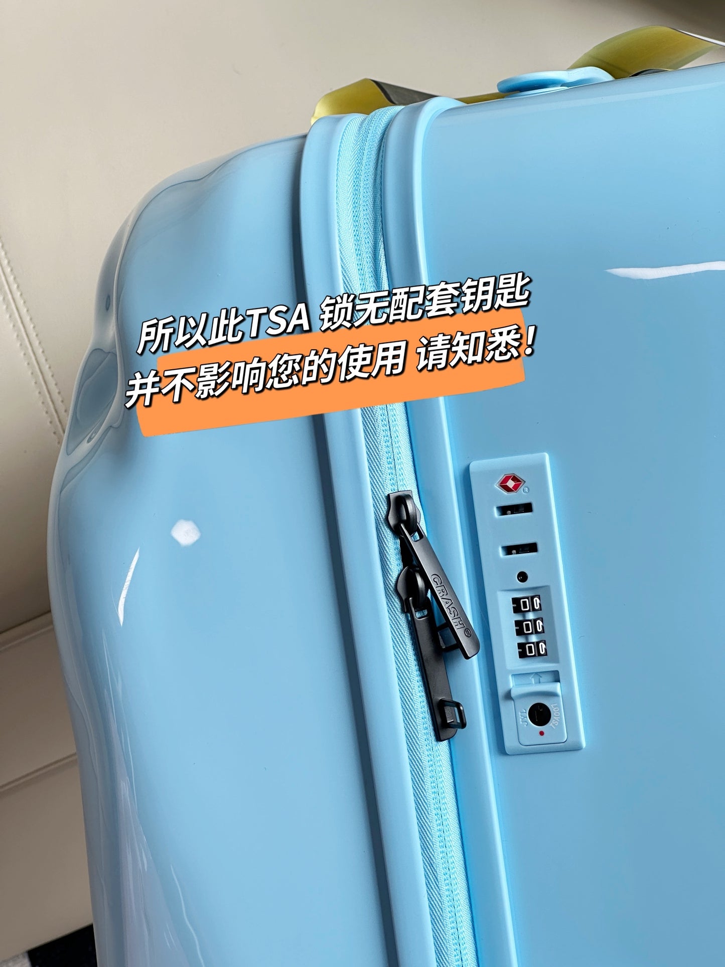 Modern Light Blue Glossy Wavy Hard Shell Suitcase for Travel