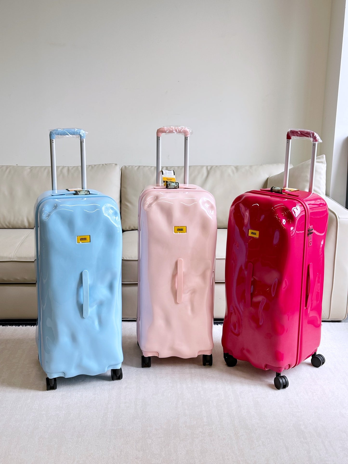 Modern Dented Hard Shell Spinner Suitcase Glossy Travel Luggage