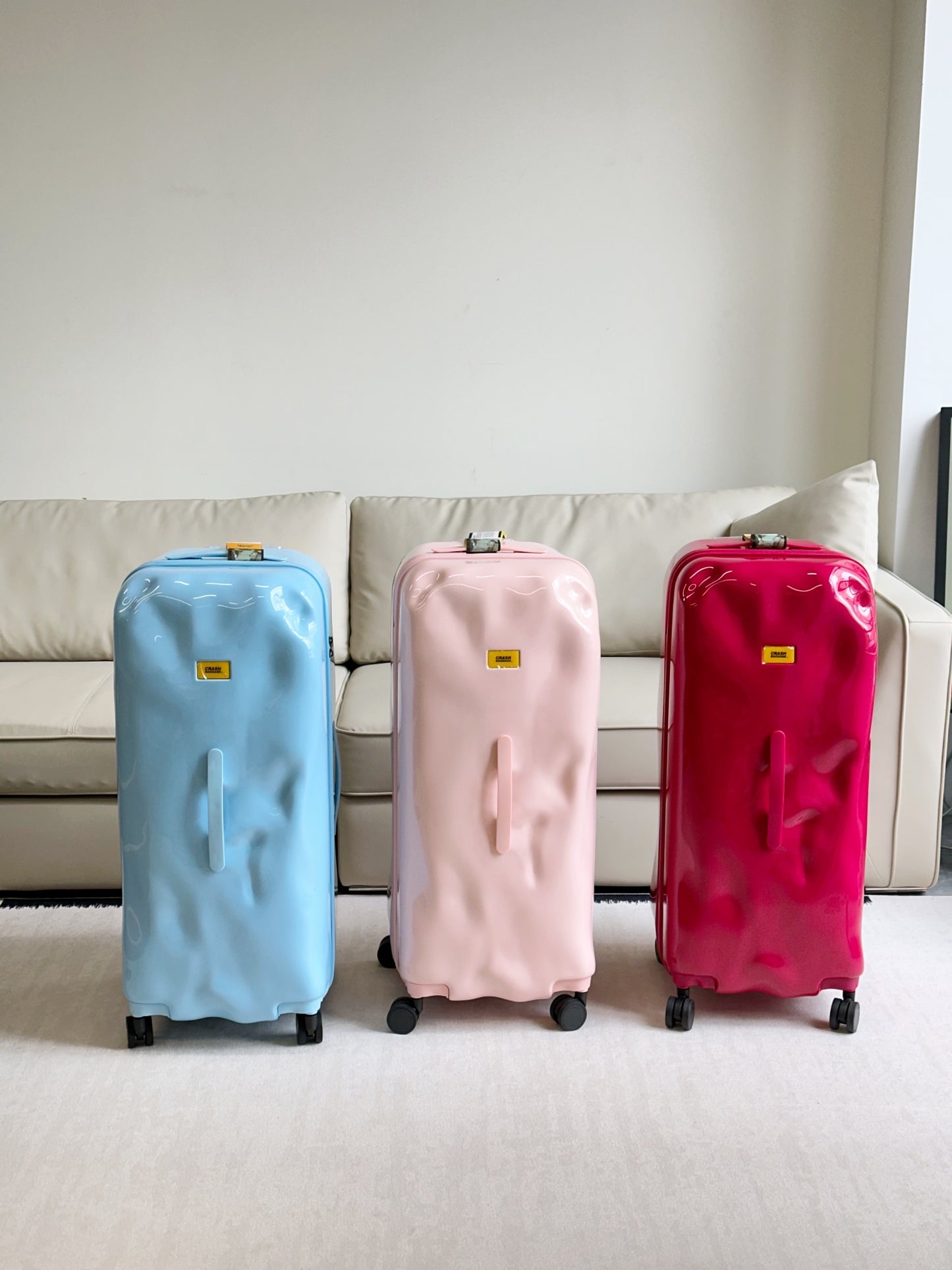 Modern Dented Hard Shell Spinner Suitcase Glossy Travel Luggage