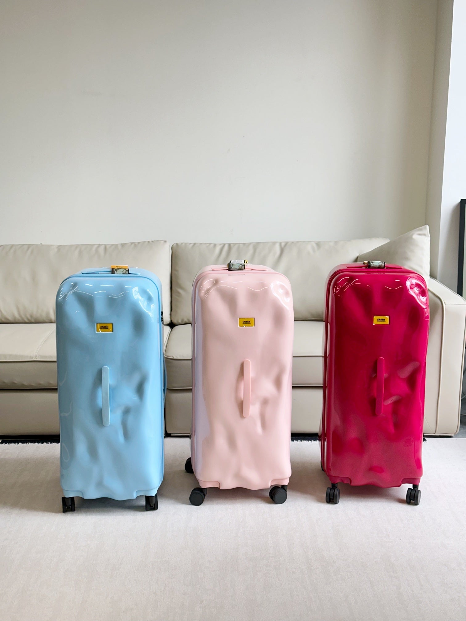 Modern Dented Hard Shell Spinner Suitcase Glossy Travel Luggage