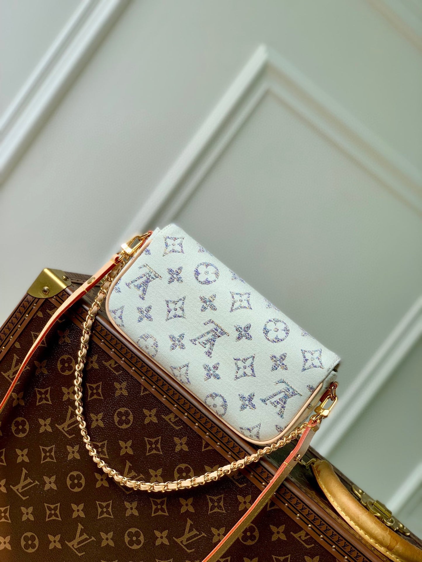 Louis Vuitton Elegant White Monogram Flap Shoulder Bag with Gold Chain