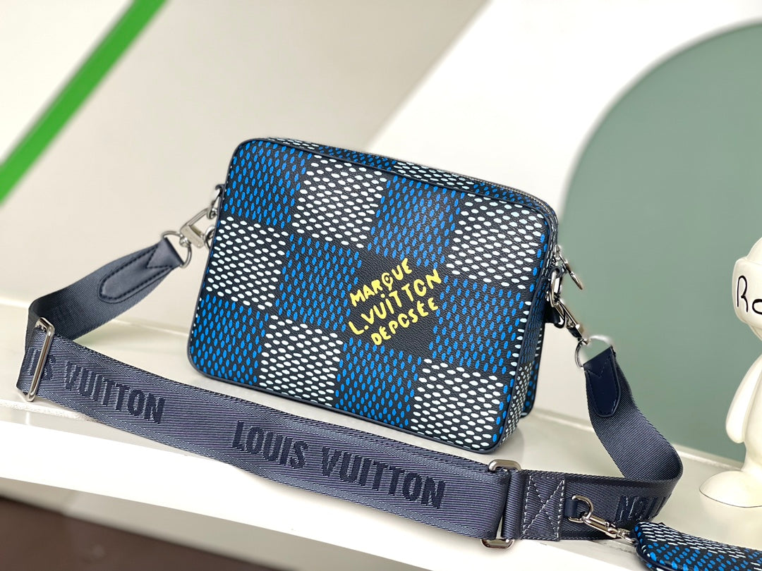 Louis Vuitton Blue Checkerboard Crossbody Messenger Bag with Removable Pouch
