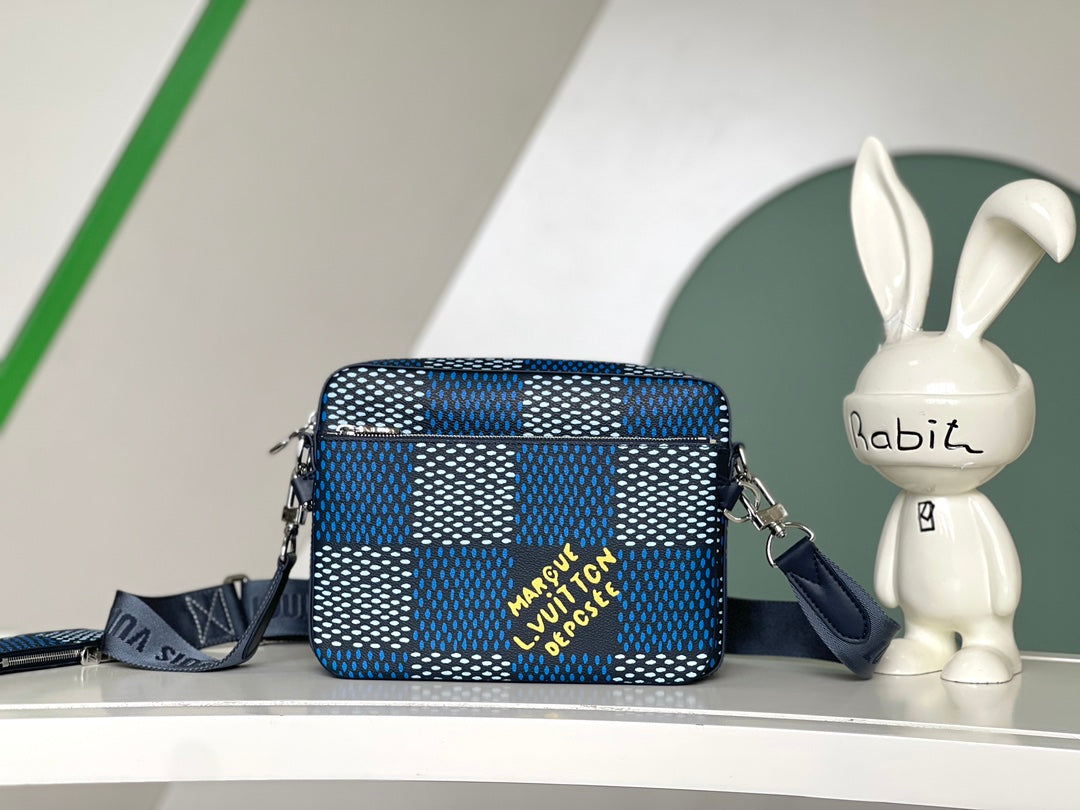 Louis Vuitton Blue Checkerboard Crossbody Messenger Bag with Removable Pouch