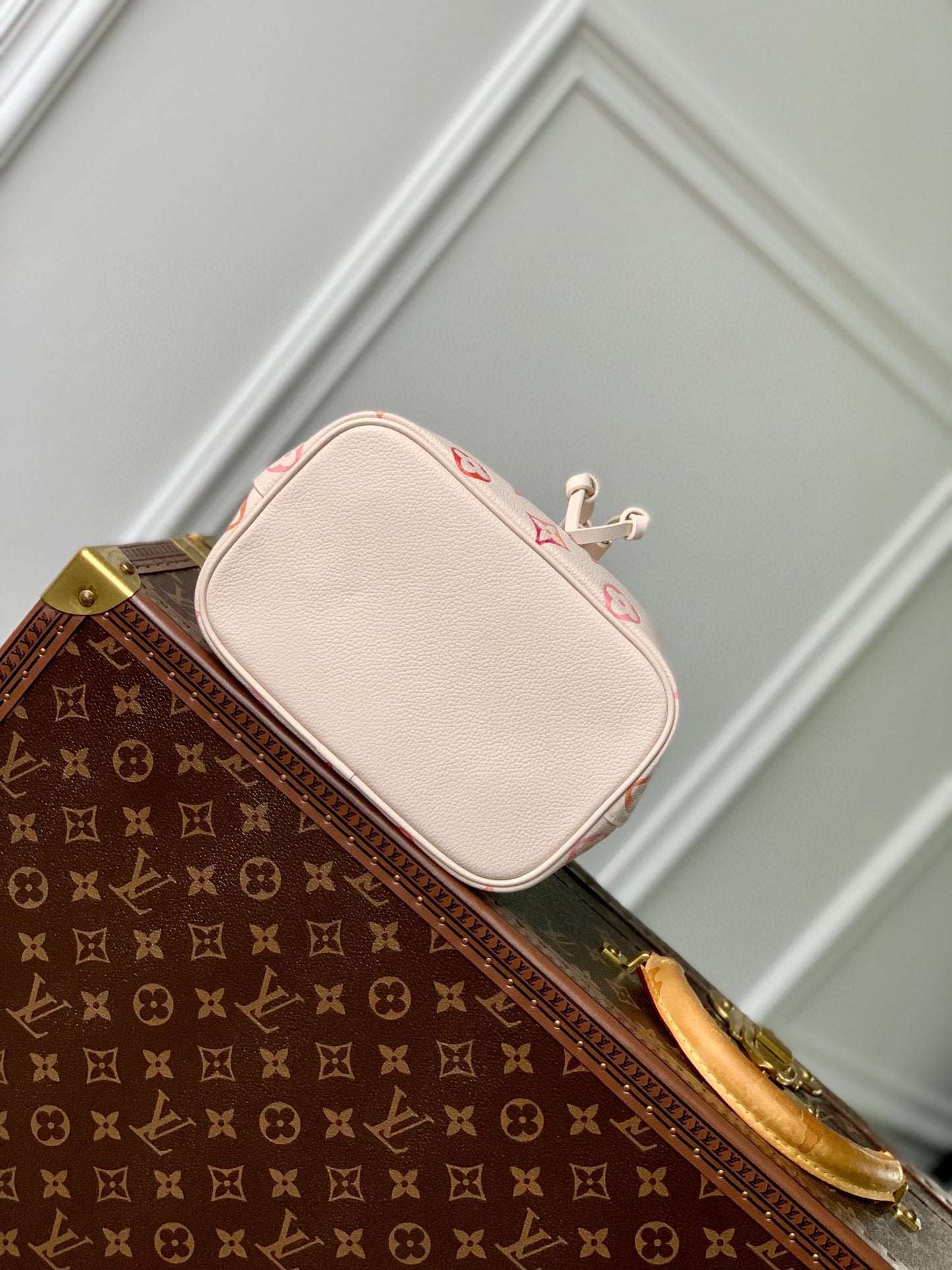 Louis Vuitton White and Pink Monogram Drawstring Bucket Bag Luxury Crossbody Handbag