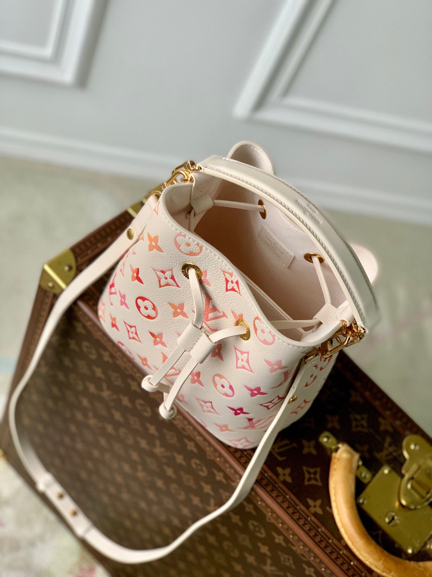 Louis Vuitton White and Pink Monogram Drawstring Bucket Bag Luxury Crossbody Handbag