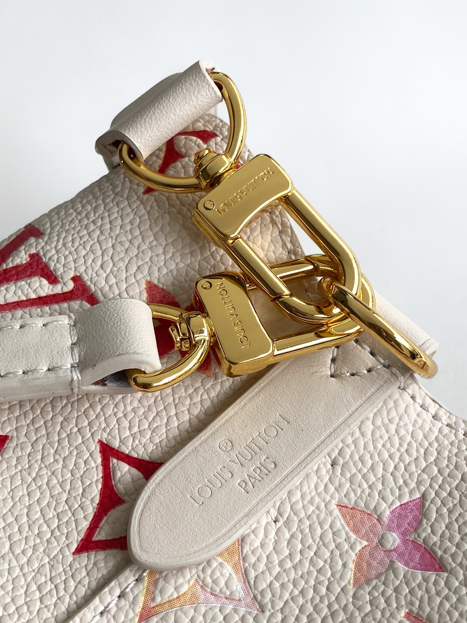 Louis Vuitton White Gradient Monogram Drawstring Bucket Bag with Top Handle
