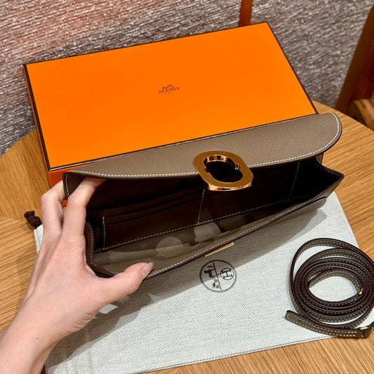 Hermès Geta Bag Epsom Leather Etoupe with Gold Hardware
