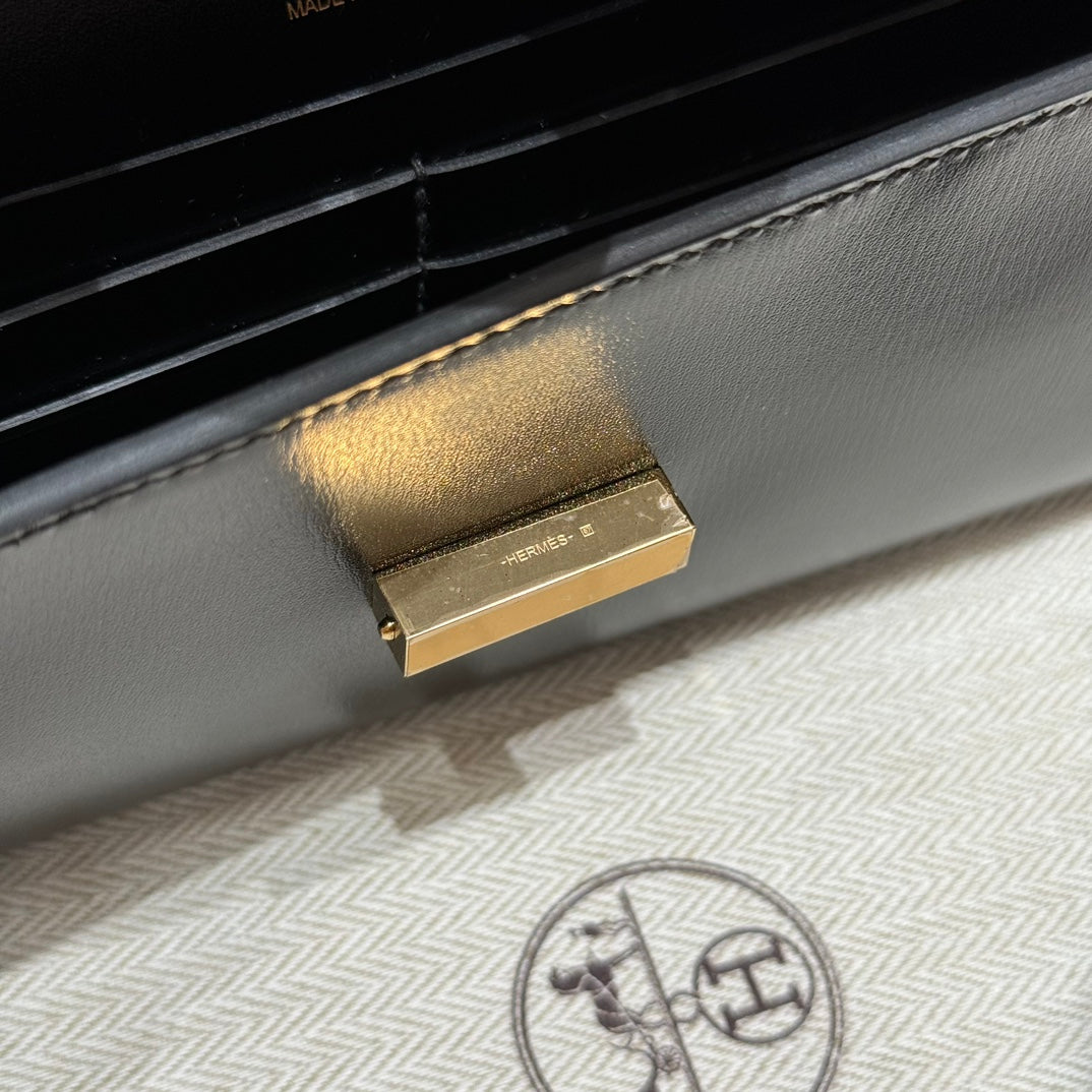 Hermès Kelly To Go Wallet - Black Epsom Leather with Gold Hardware