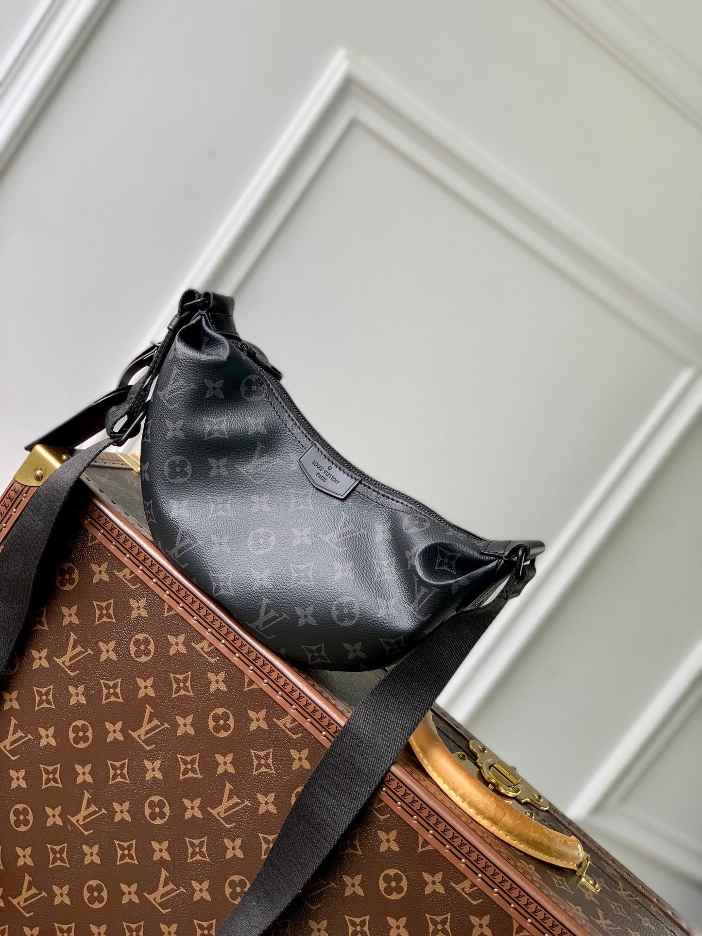 Louis Vuitton Black Monogram Crescent Sling Bag Unisex Crossbody Waist Pack