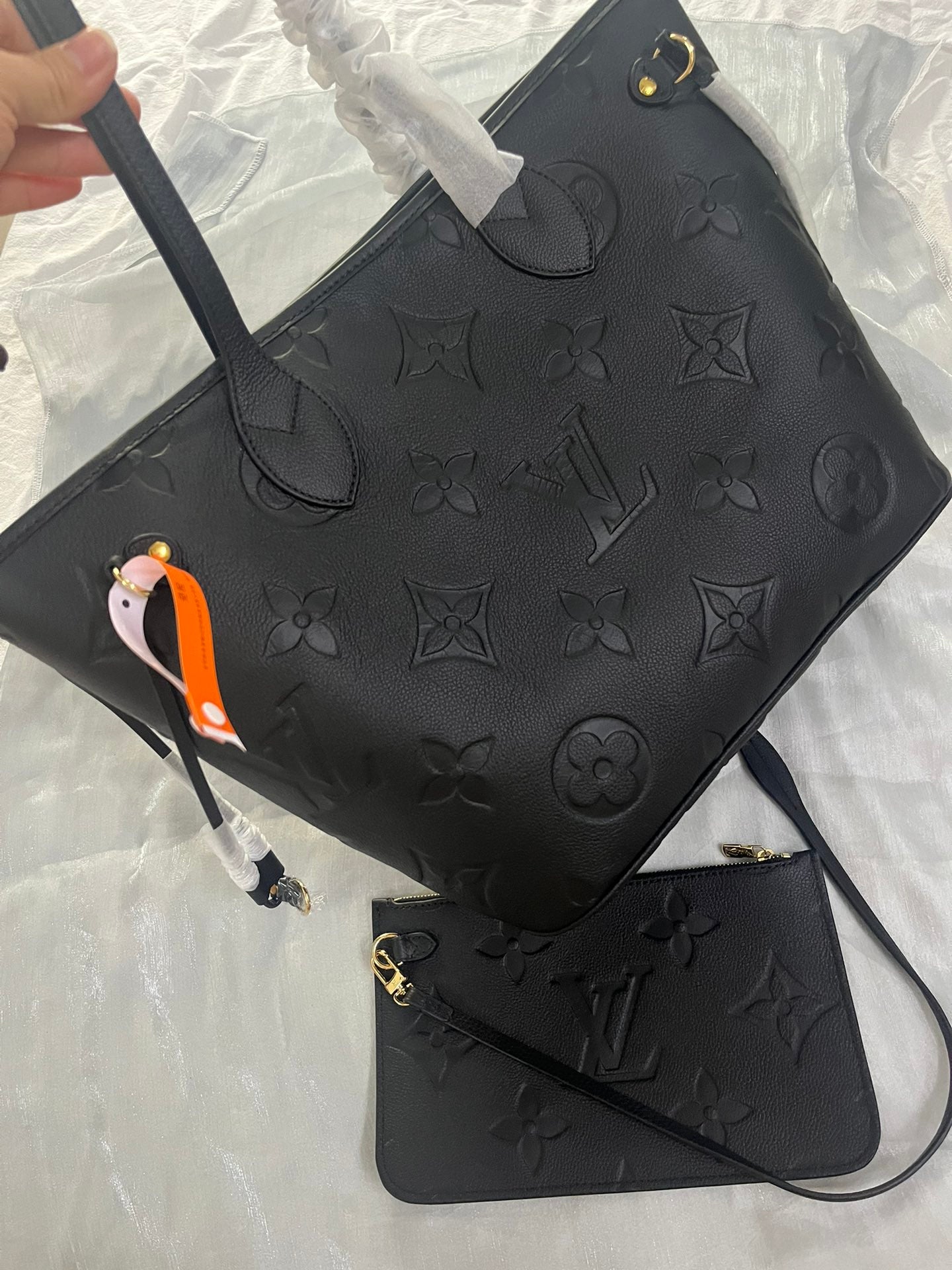 Louis Vuitton Neverfull MM Monogram Empreinte Leather Tote Bag - Noir