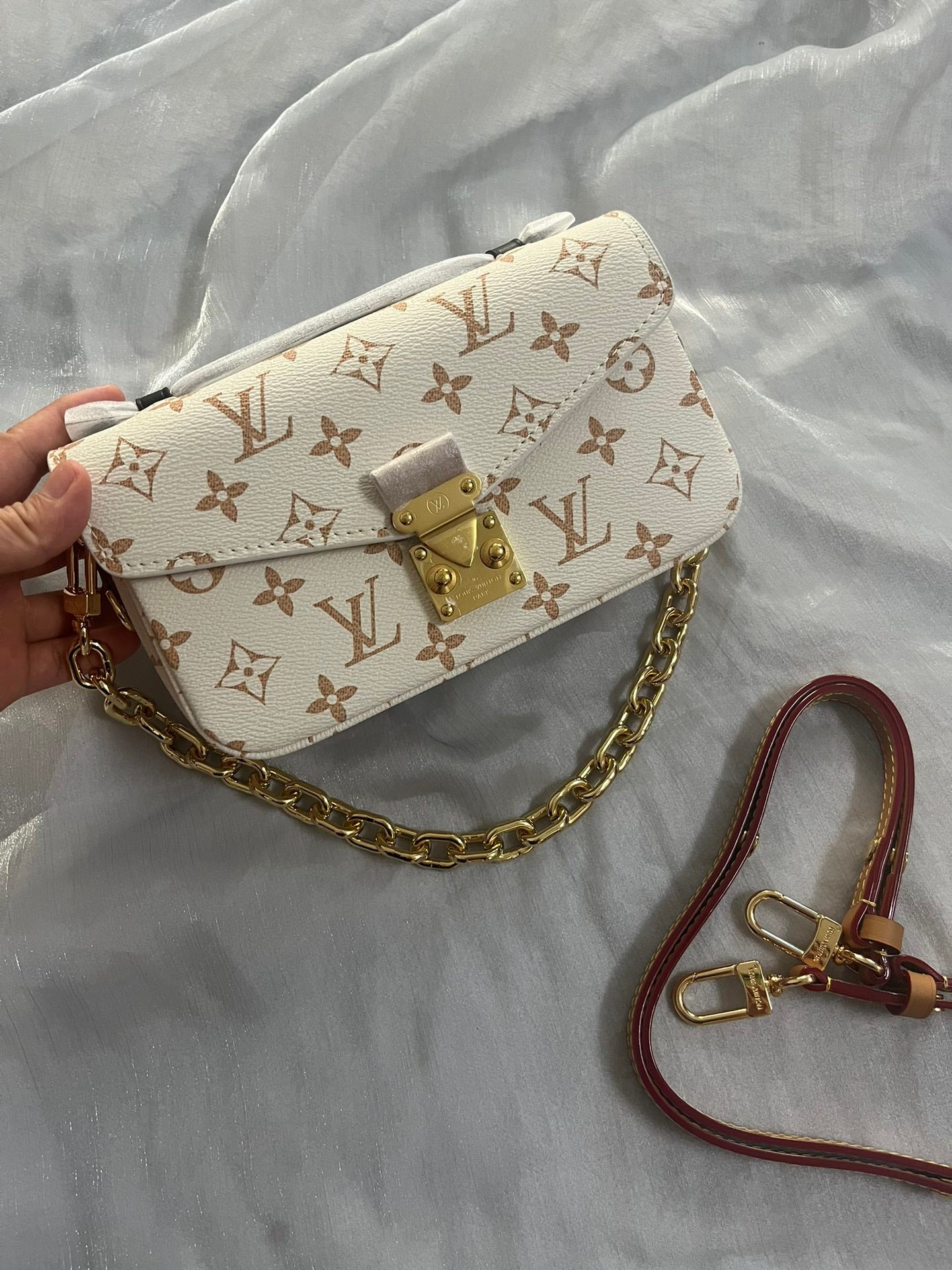 Louis Vuitton Classic White Monogram Shoulder Bag with Gold Chain and Leather Strap